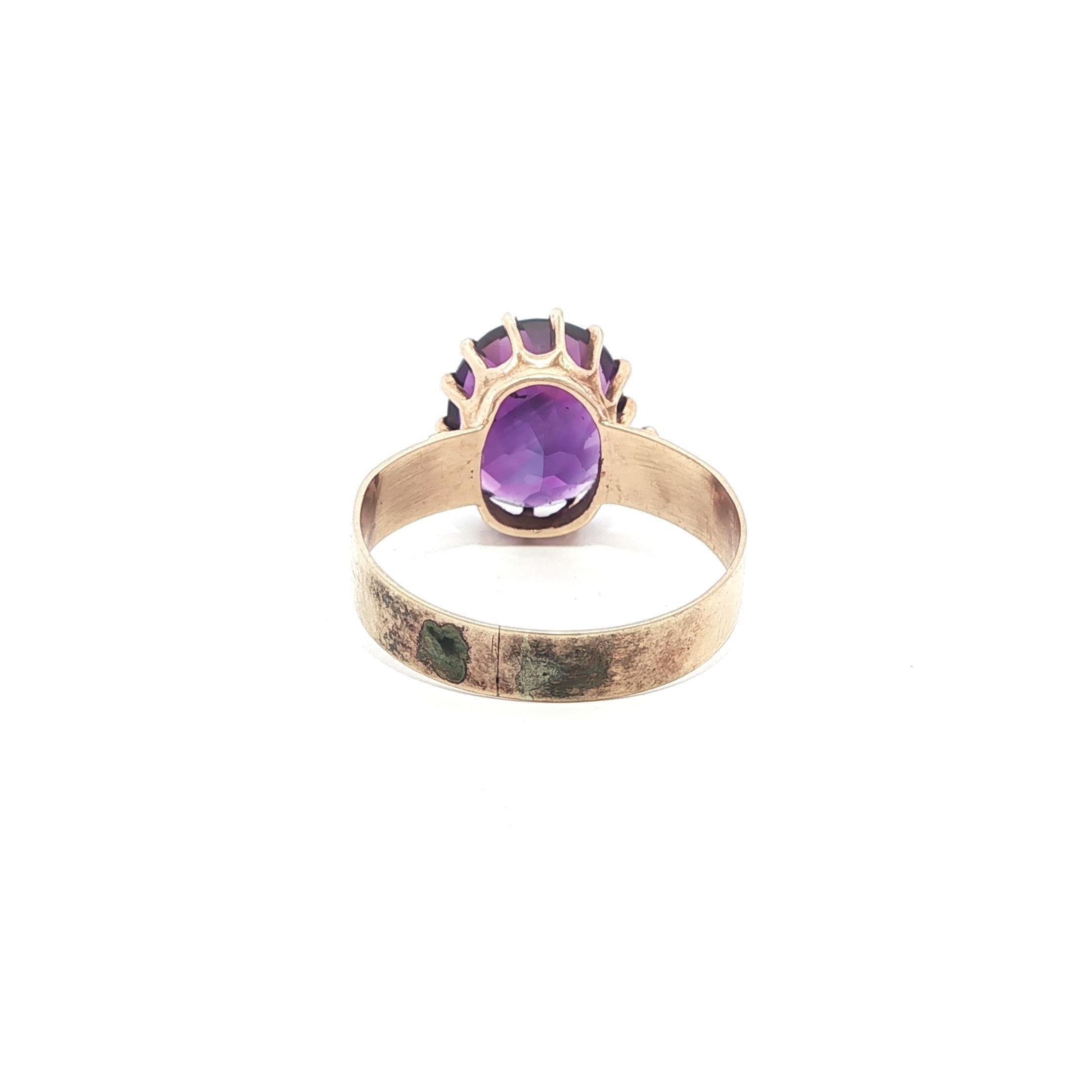 Antico anello vittoriano in oro rosato con foglia ovale di ametista reale viola da 3,3 carati In condizioni buone in vendita a Montclair, NJ