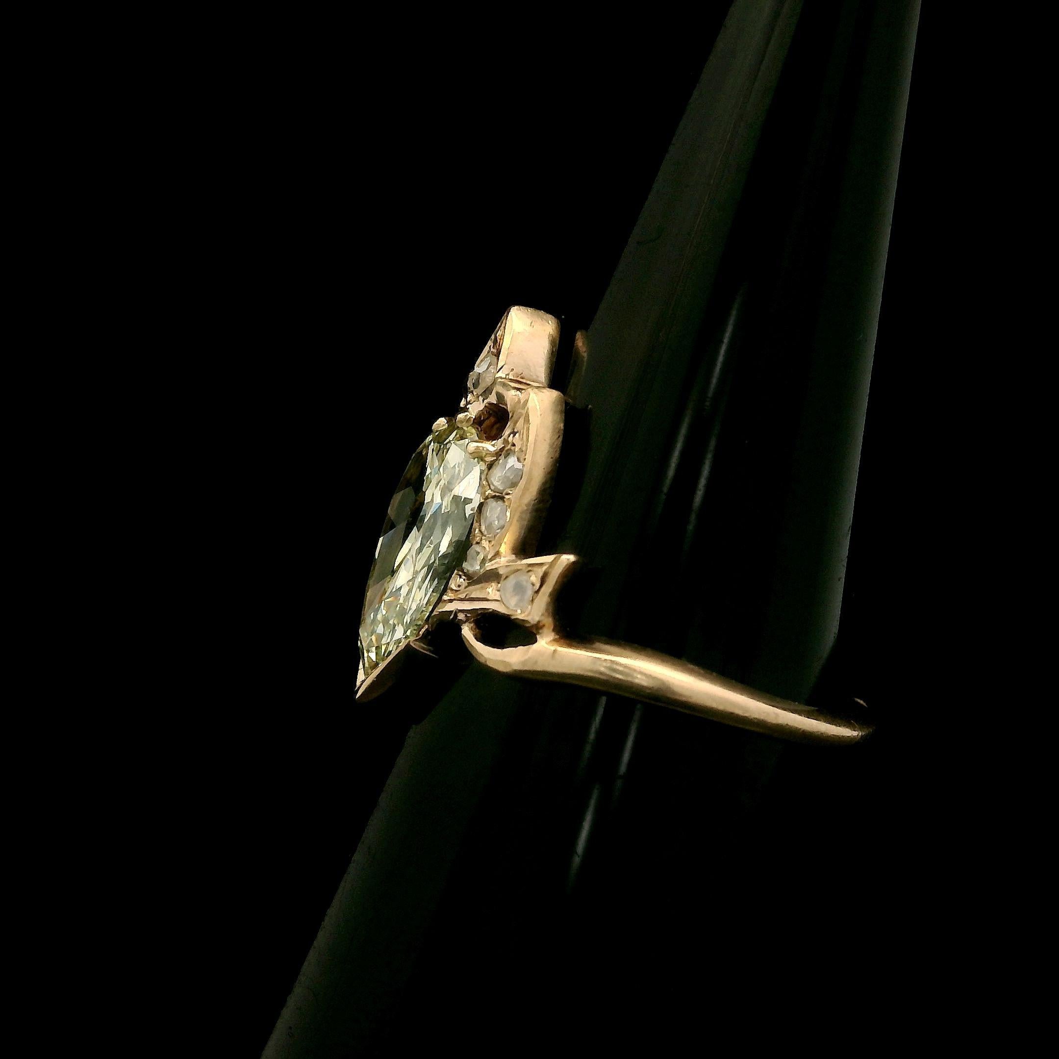 Antike viktorianische Rosy Yellow Gold GIA 1,31ct Old Pear Cut Diamond Tiara Ring (Viktorianisch) im Angebot