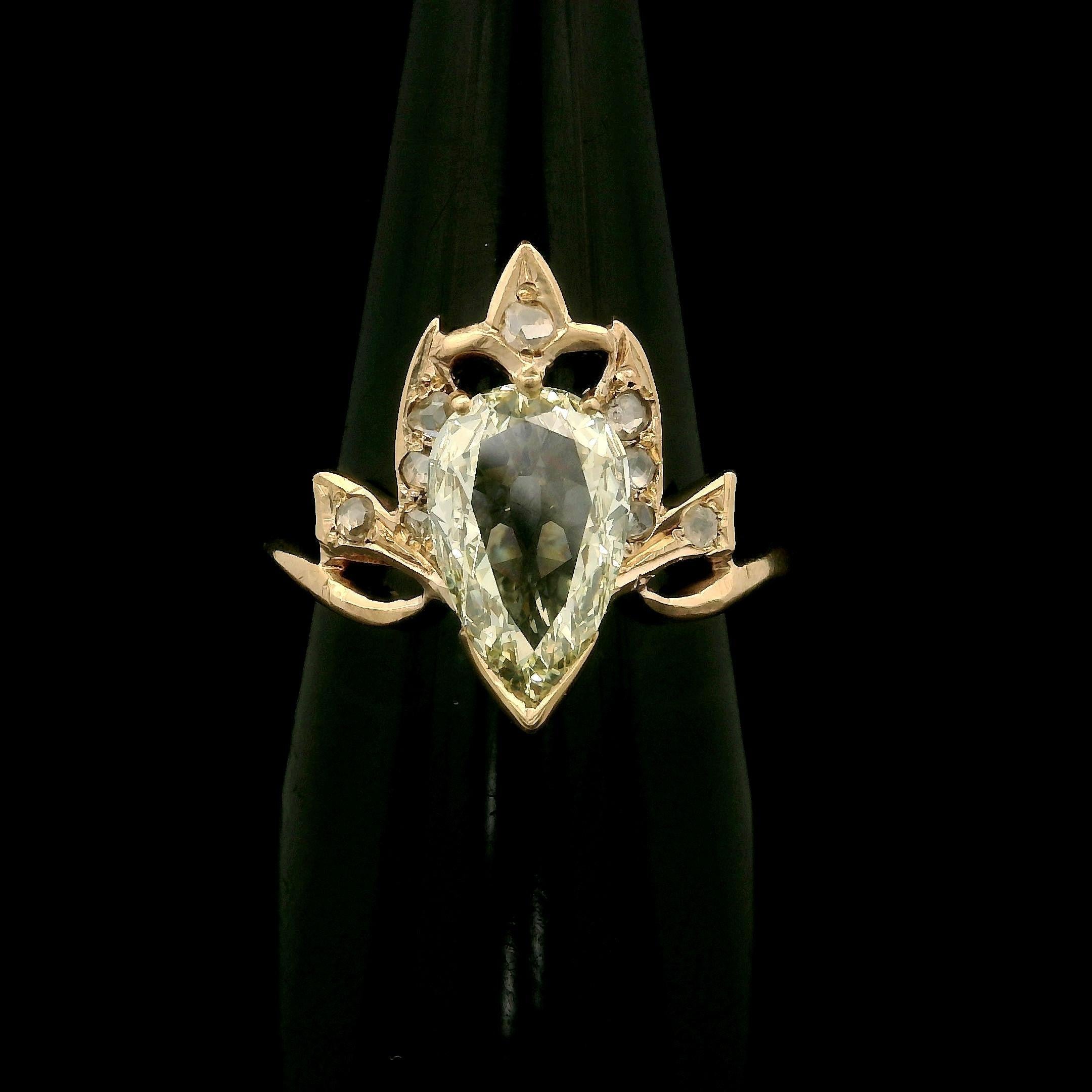 Antike viktorianische Rosy Yellow Gold GIA 1,31ct Old Pear Cut Diamond Tiara Ring Damen im Angebot