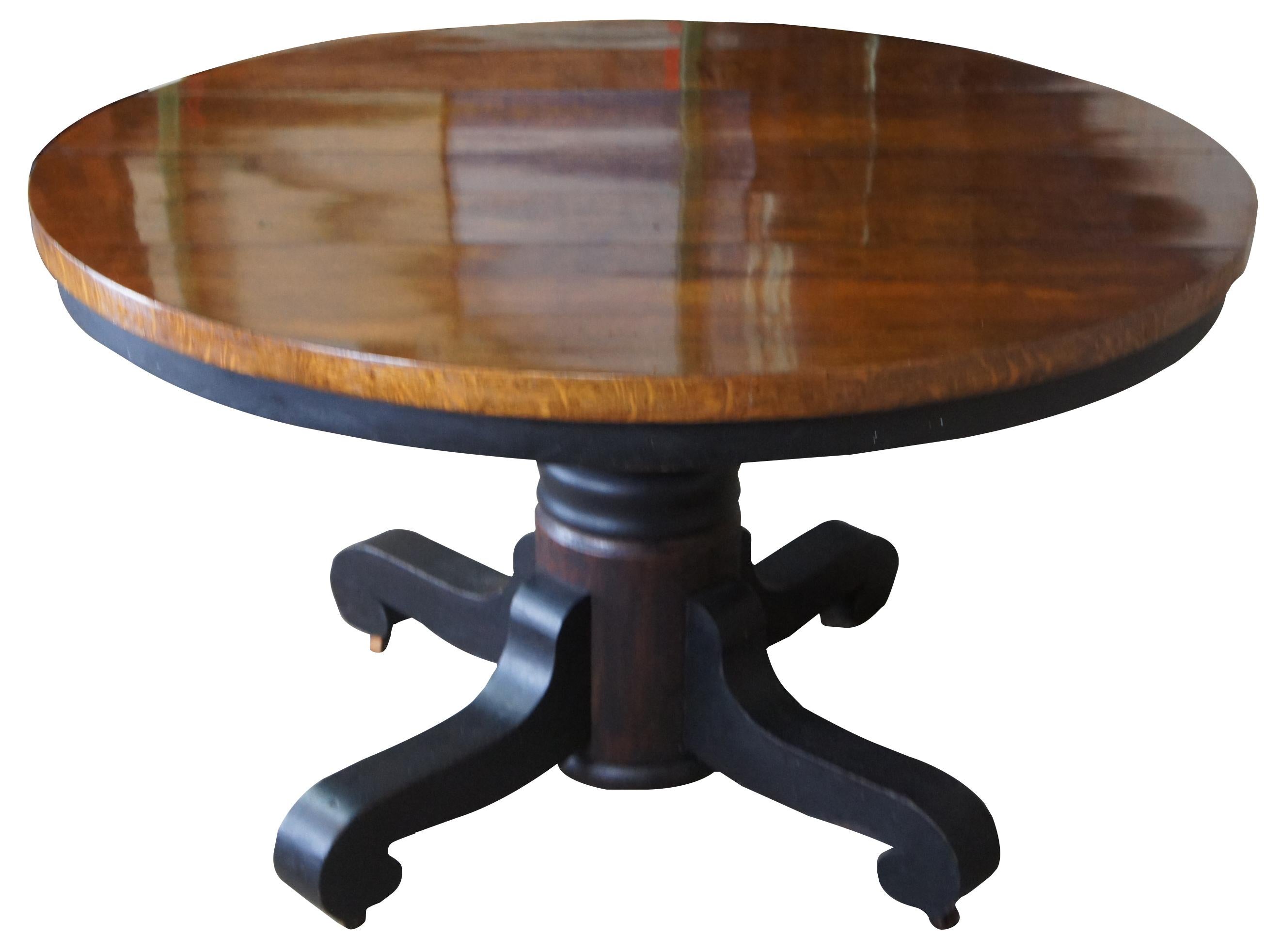 Antique Victorian Round Quartersawn Oak Pedestal Breakfast Dining Table Empire 4 In Good Condition In Dayton, OH