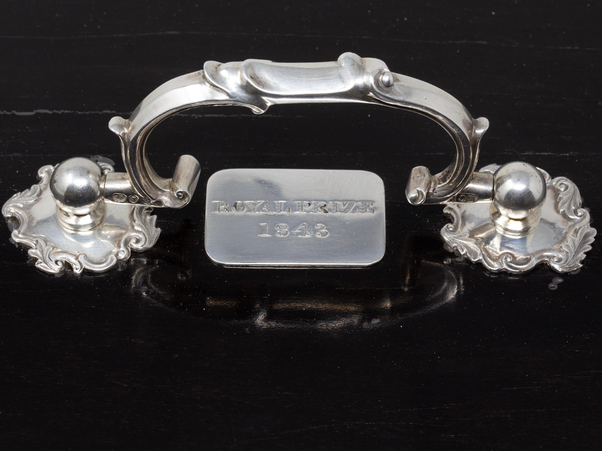 Antiguo Cofre de Té Victoriano de Premio Real de Carreras de Caballos con Cadenas de Té de Plata en Bueno estado para la venta en Northampton, GB