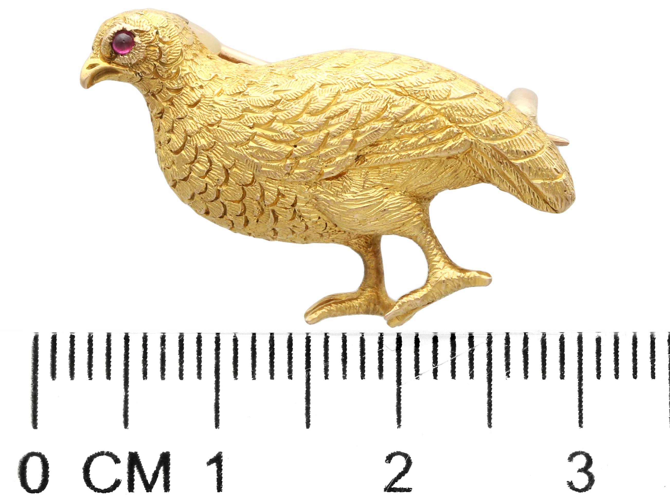 Antique Victorian Ruby and 18ct Yellow Gold Grouse Brooch, circa 1890 For Sale 1