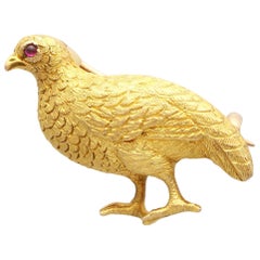 Antike viktorianische Grouse-Brosche mit Rubin und 18 Karat Gelbgold, um 1890
