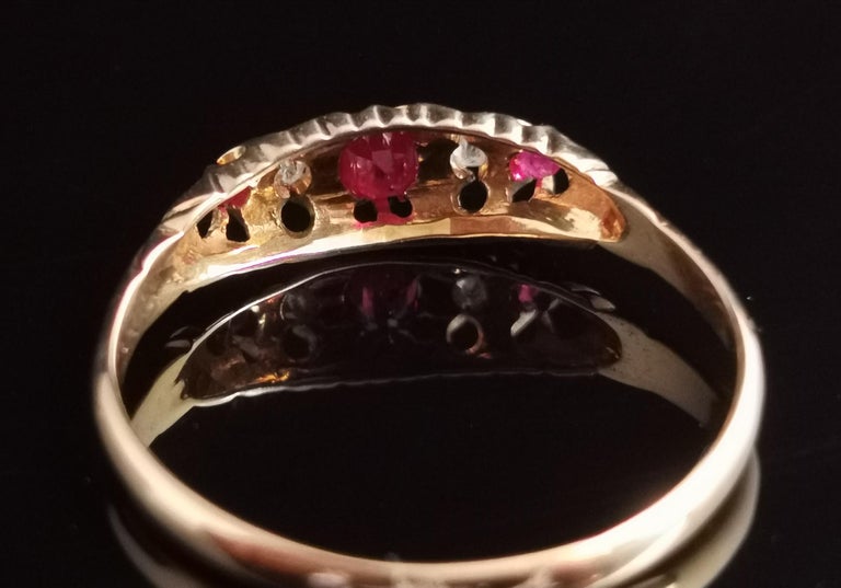 Antique Victorian Ruby and Diamond Ring, 18 Karat Yellow Gold For Sale 5