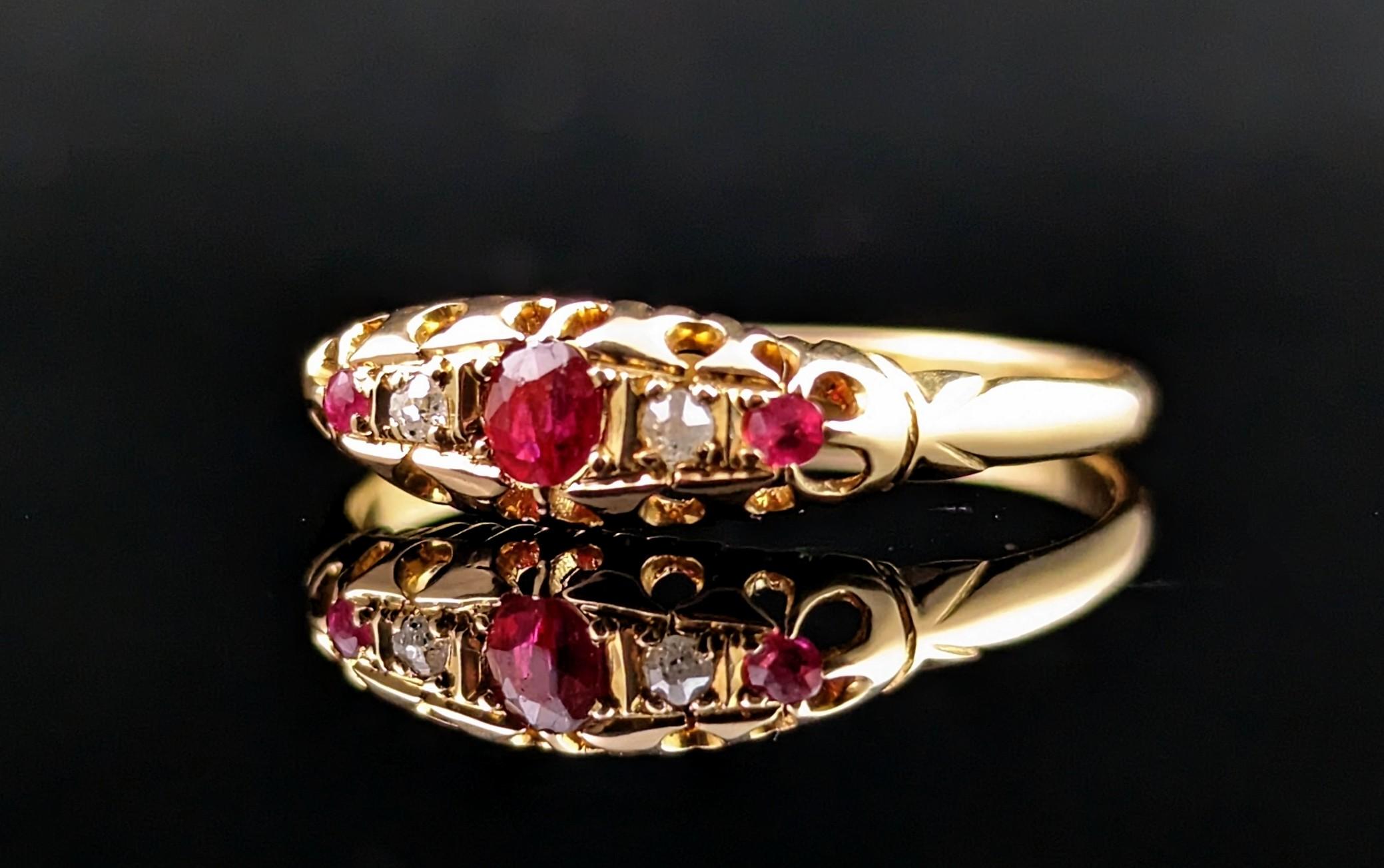 Antique Victorian Ruby and Diamond Ring, 18 Karat Yellow Gold 5