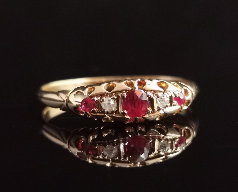 Antique Victorian Ruby and Diamond Ring, 18 Karat Yellow Gold For Sale 9