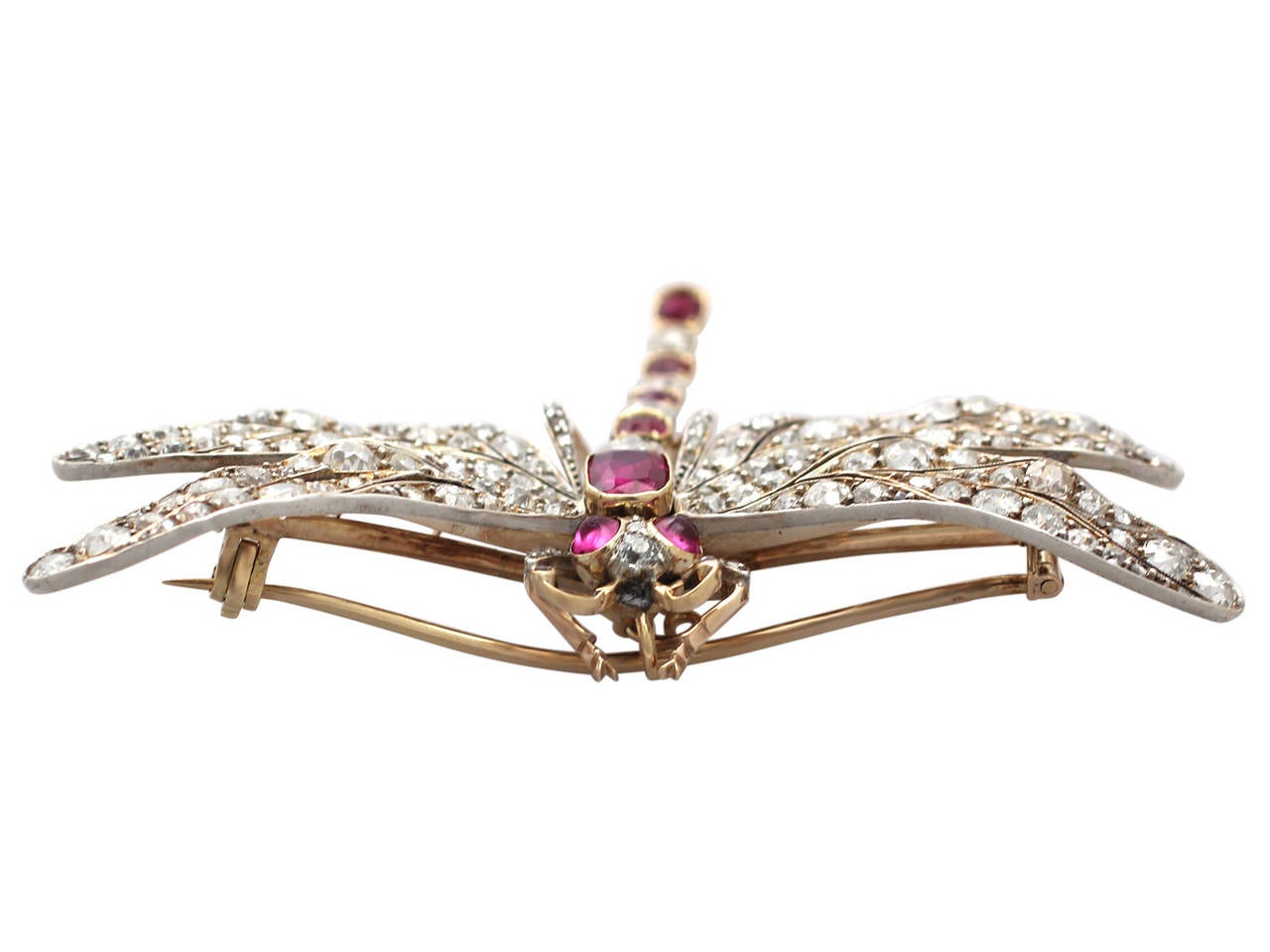 Antique Victorian Ruby and Diamond Yellow Gold Dragonfly Brooch In Excellent Condition In Jesmond, Newcastle Upon Tyne