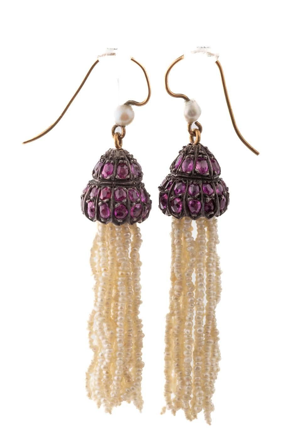 Take a cruise on the River Thames, the river where the seed pearls that make the fringe of these earrings originate. Who did the selection, matching and beading of this tiny pearls? Much of this had to be women's hands as they were small and able to