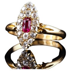 Bague victorienne ancienne en or 18 carats avec rubis et diamants, motif navette - 1886