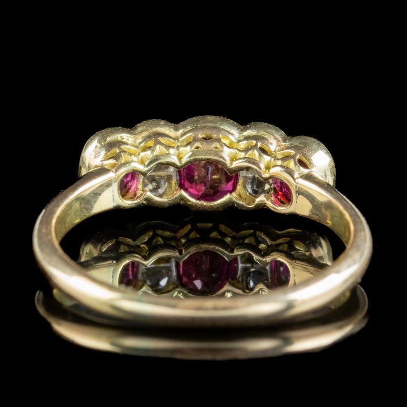 Antique Victorian Ruby Diamond Ring in 0.85ct Ruby In Good Condition For Sale In Kendal, GB