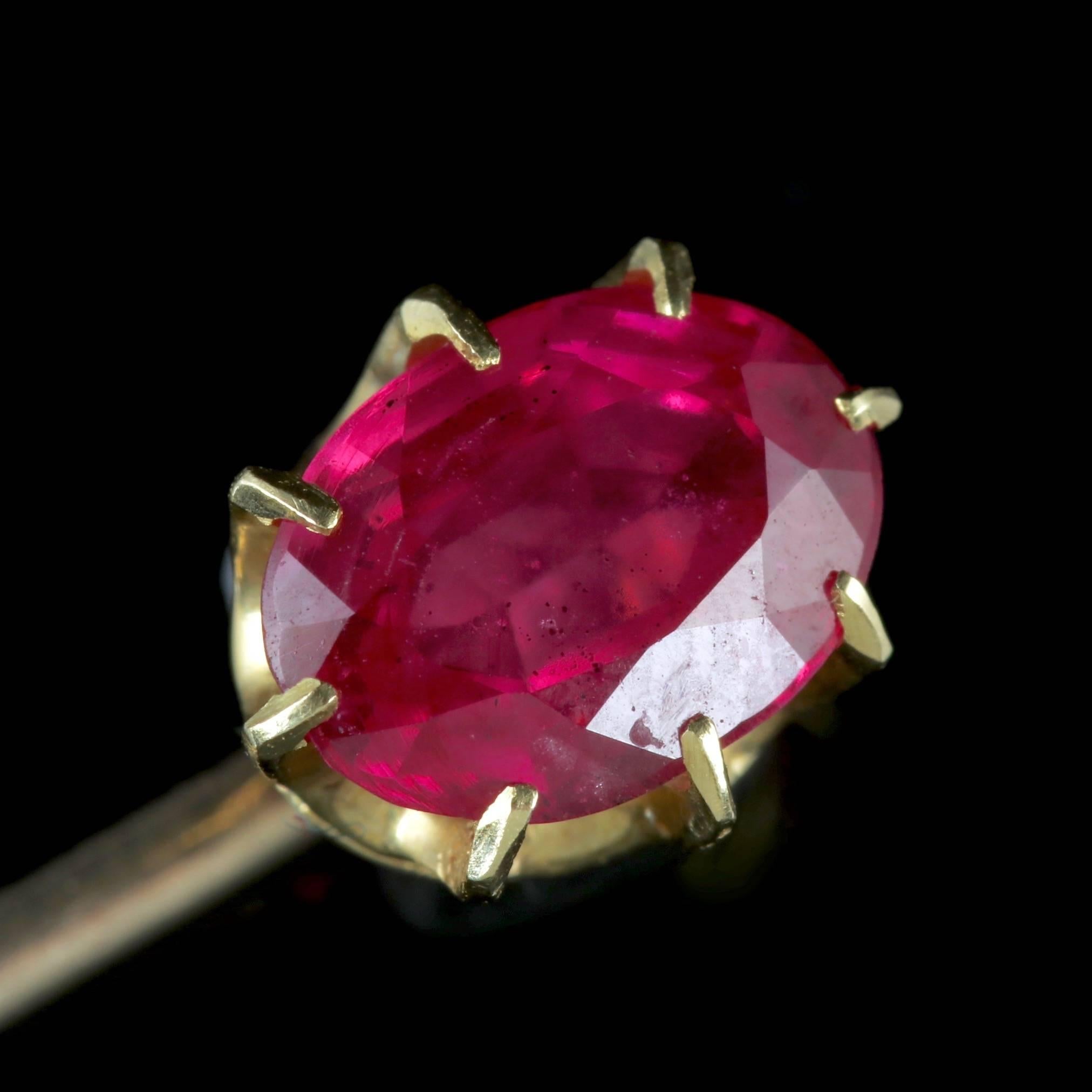 Antique Victorian Ruby Pin 18 Carat Gold, circa 1900 In Good Condition In Lancaster, Lancashire