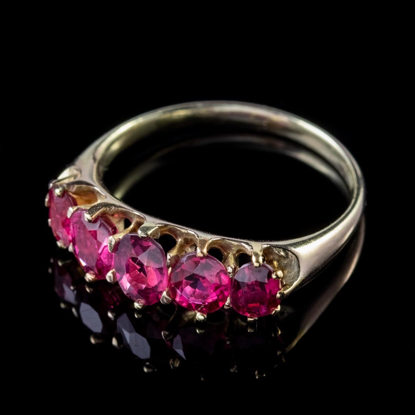 Oval Cut Antique Victorian Ruby Ring 2.90ct Natural Rubies 18ct Gold circa 1900 Certified For Sale
