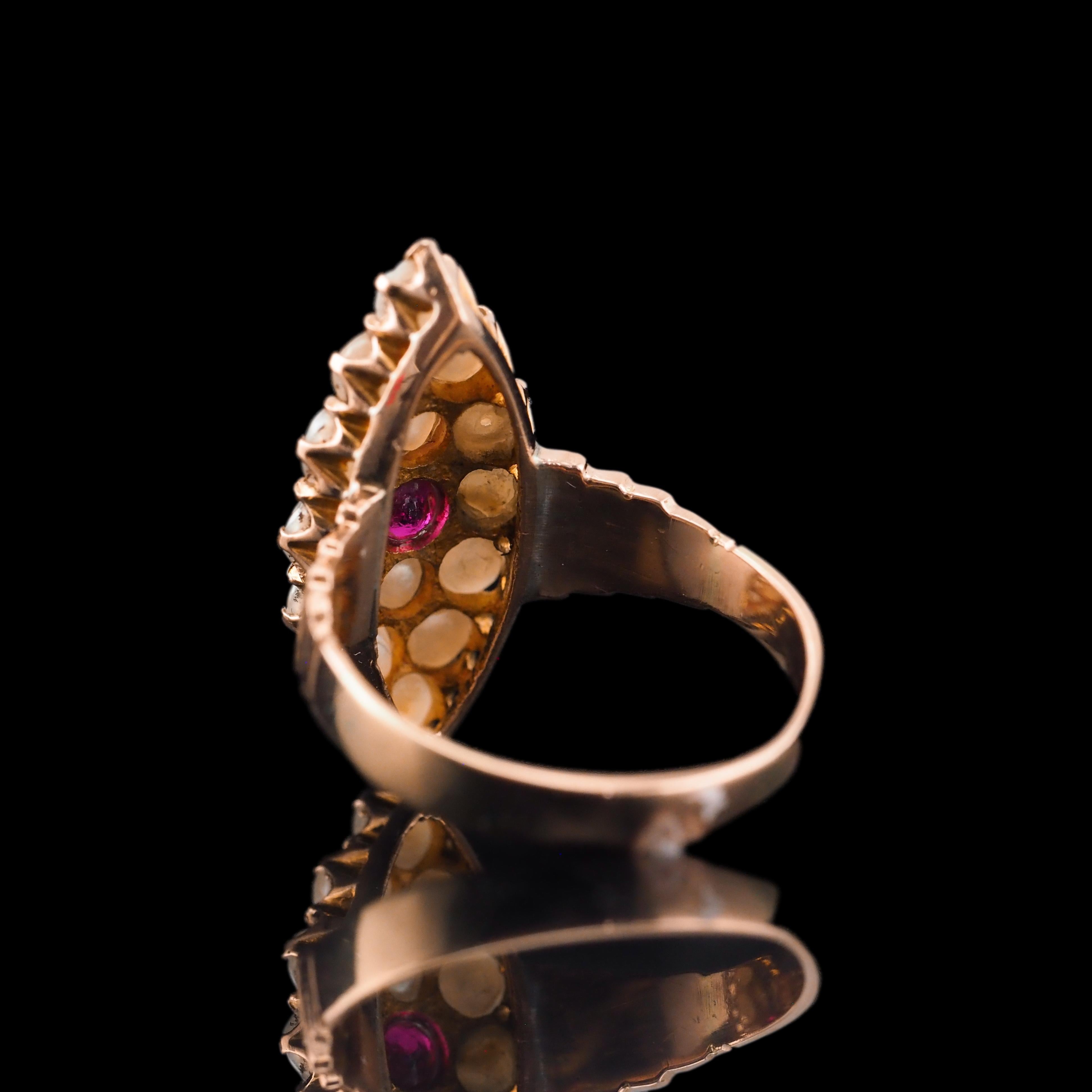 Bague navette victorienne ancienne en or rose 14 carats, rubis et perles naturelles, c.1900 en vente 5