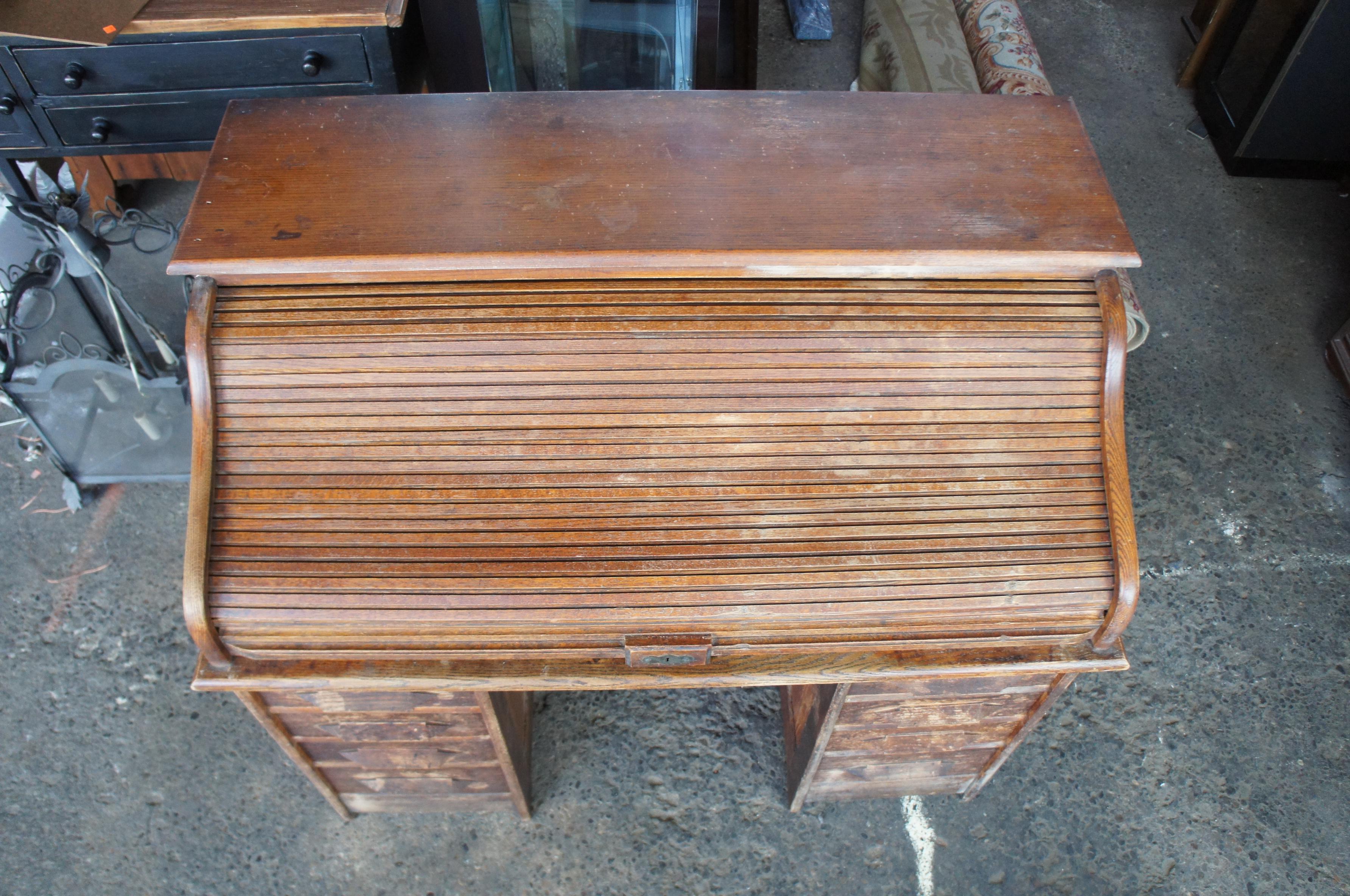 Antique Victorian S-Curve Solid Oak Roll Top Desk Tambour Door Side Drawers In Good Condition In Dayton, OH