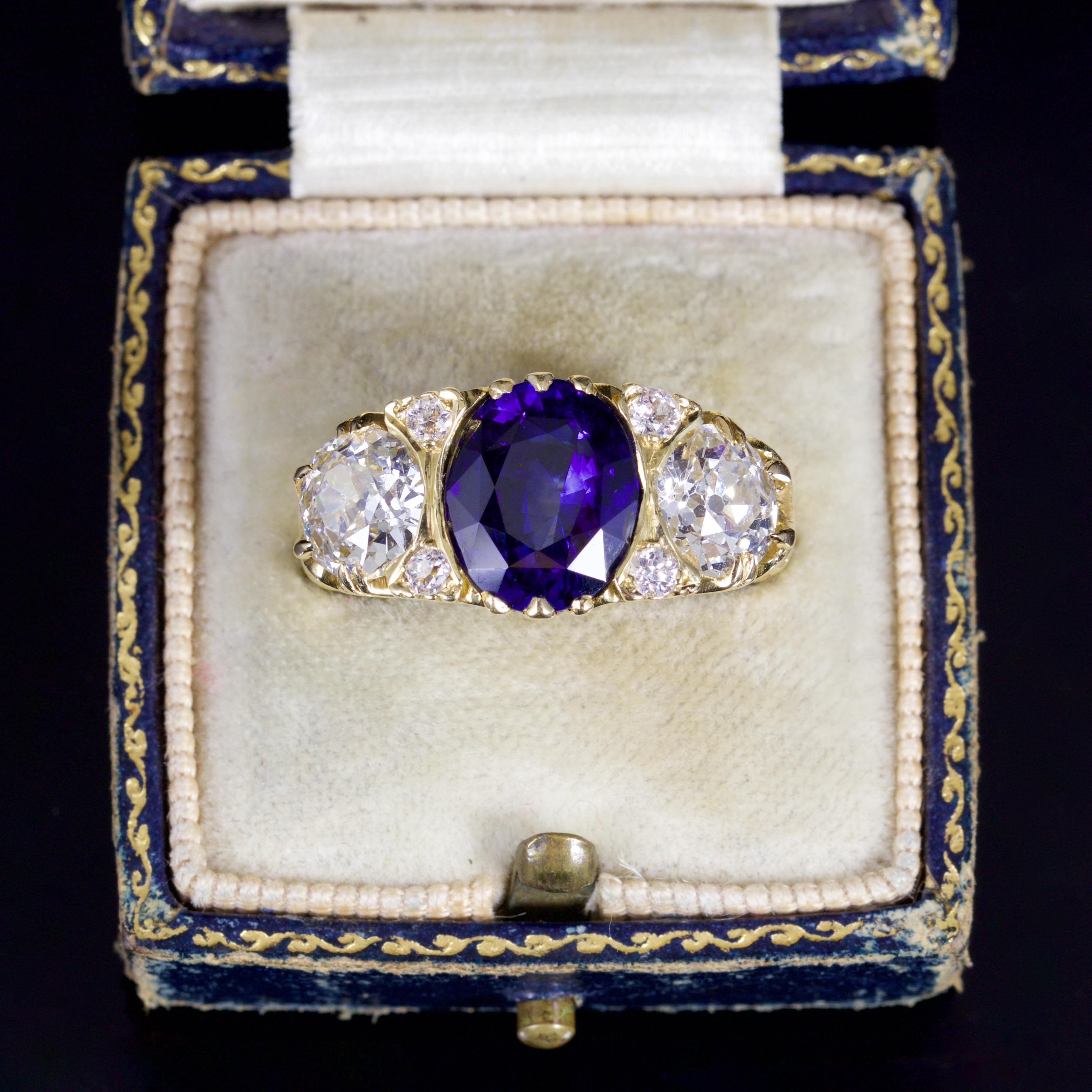 Antique Victorian Sapphire Diamond Ring 3.92 Carat Sapphire 18 Carat, circa 1880 For Sale 3