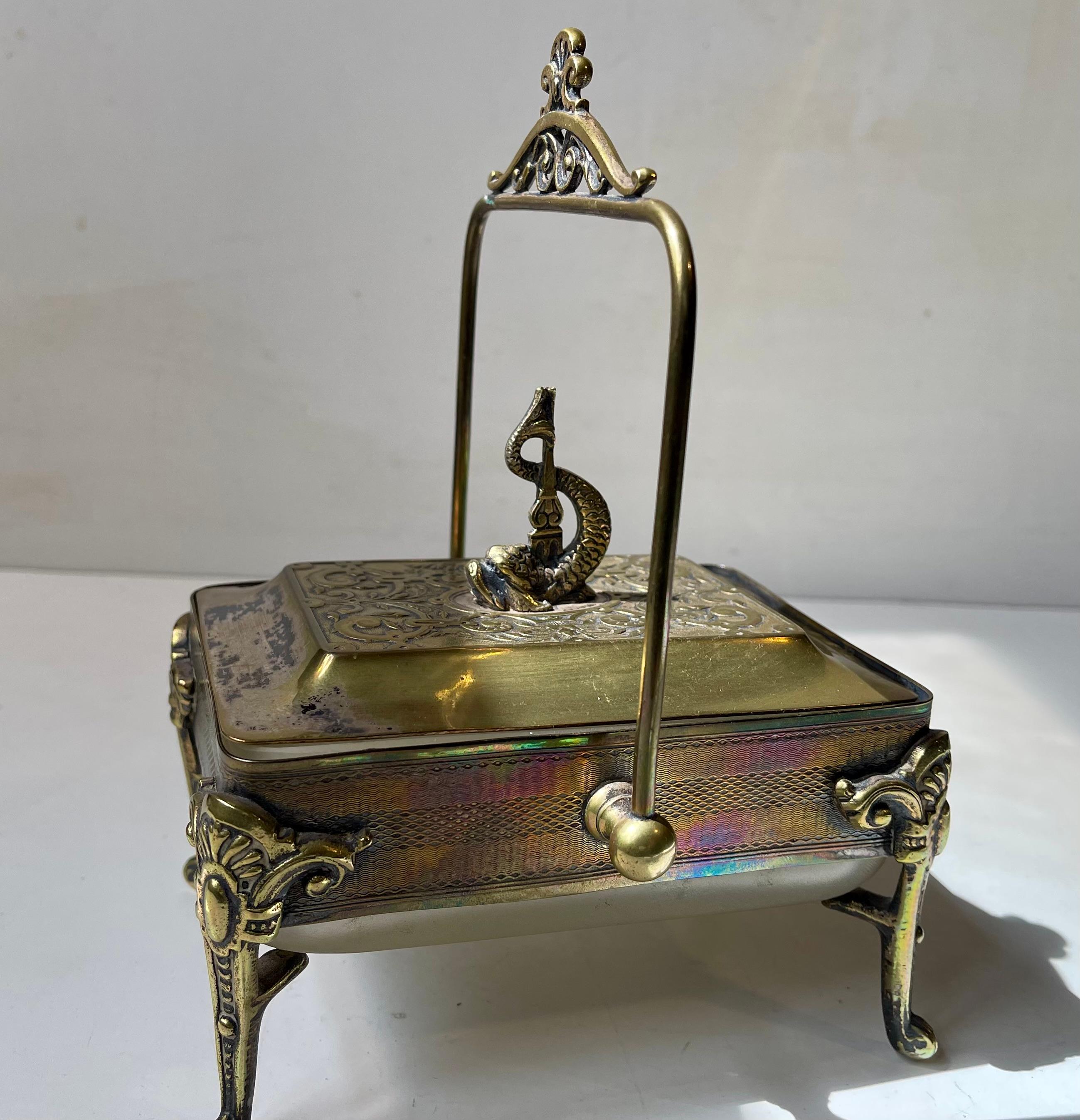 Victorien Ancienne boîte à sardines victorienne en laiton et verre dépoli, 19e siècle en vente