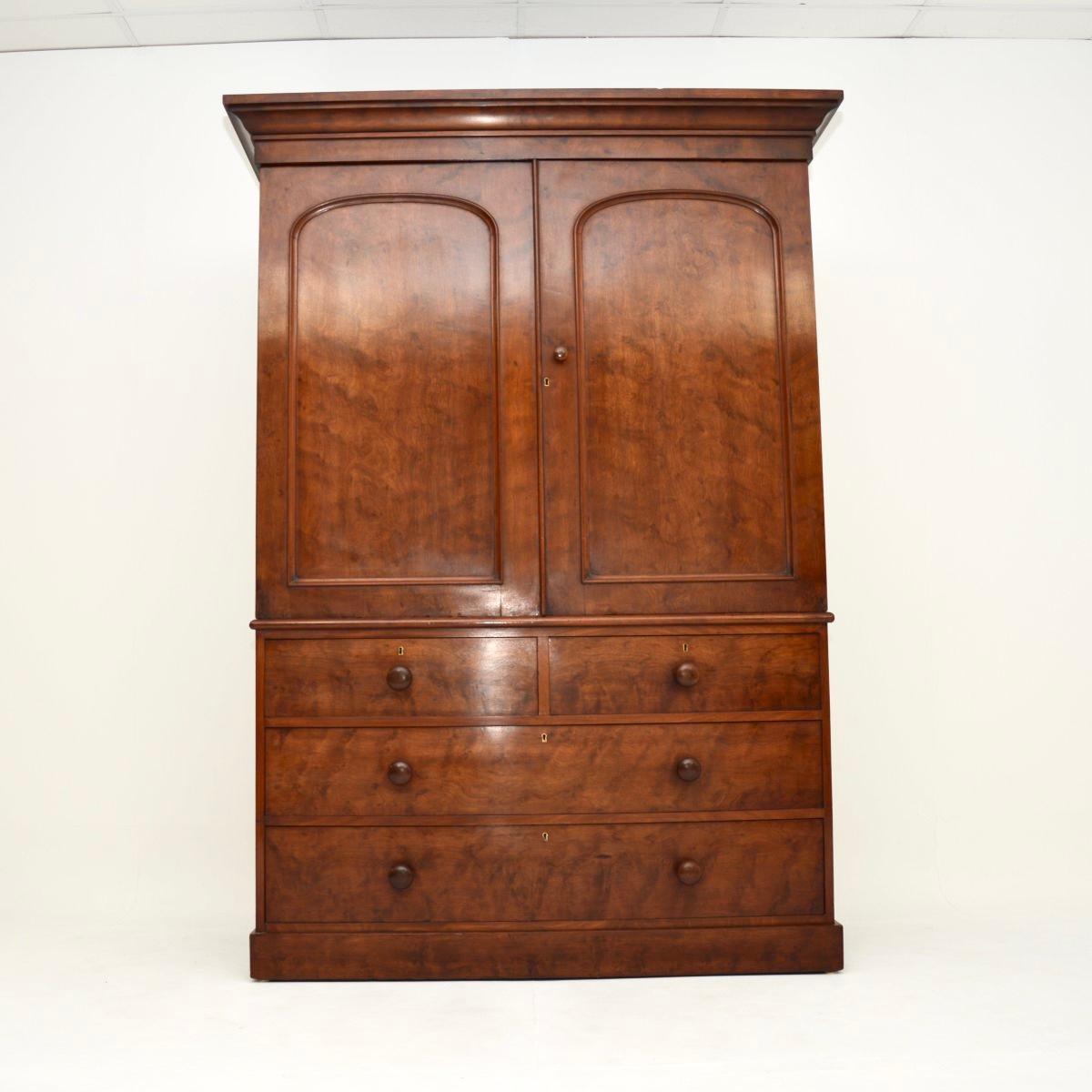 A fantastic antique Victorian satin birch linen press by H. Mawer & Stephenson Ltd. This was made in England, it dates from around the 1850-1860 period.

The quality is outstanding, this is very well made and is extremely useful. There is lots of