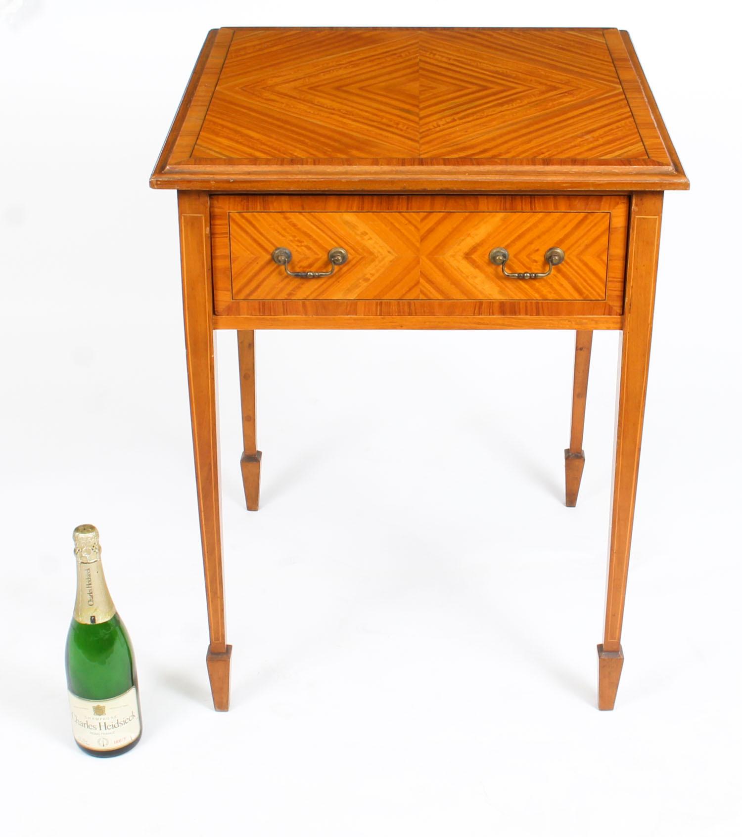 Ancienne table d'appoint victorienne en bois de satin, 19e siècle en vente 5