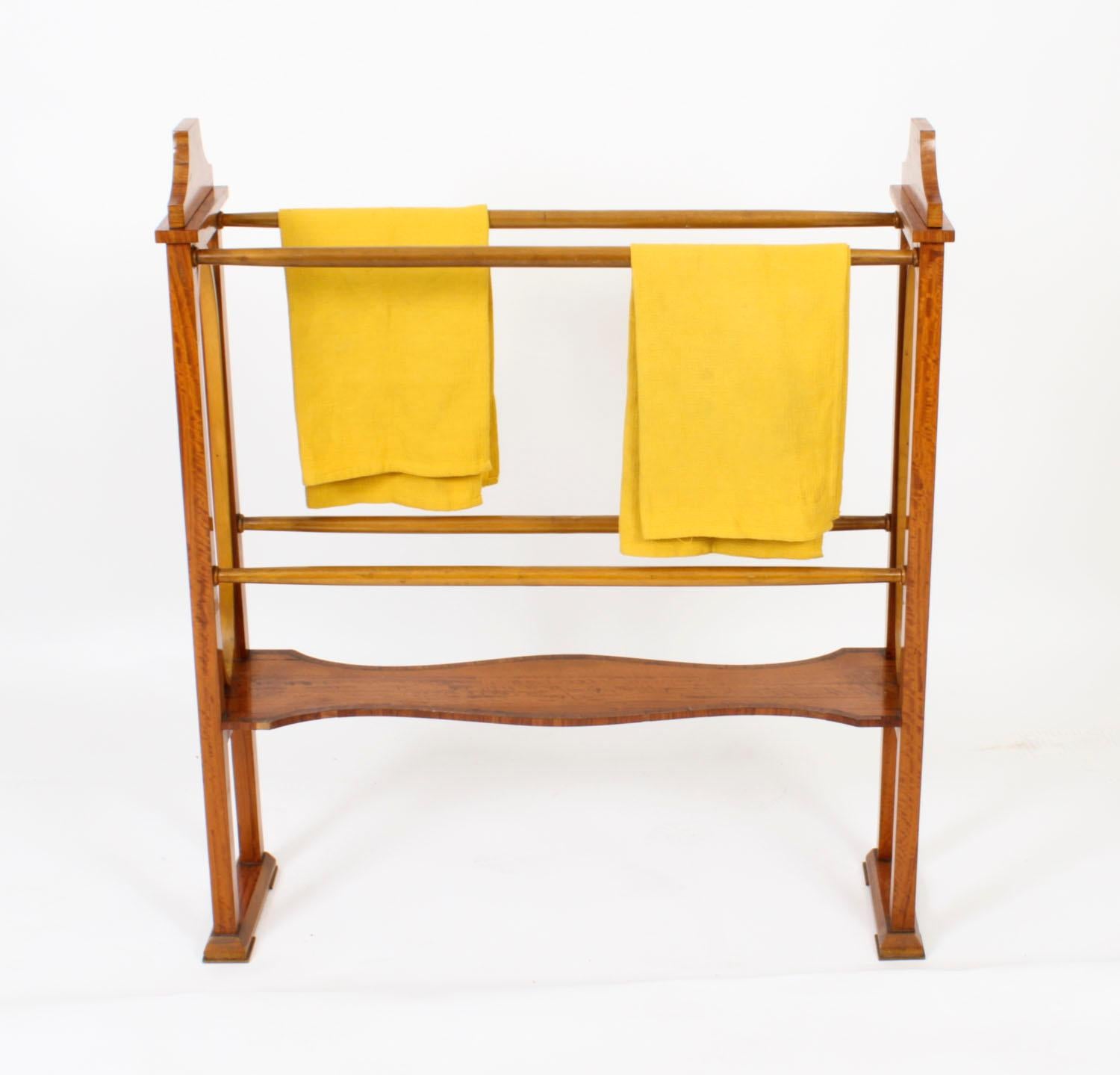 This is a lovely antique Victorian  satinwood towel rail,  by Maple & Co, circa 1880 in date.

It has decorative banding and stands on elegant twin plinth bases united by a  shaped stretcher.

A useful addition to your bathroom.

Condition:.
In