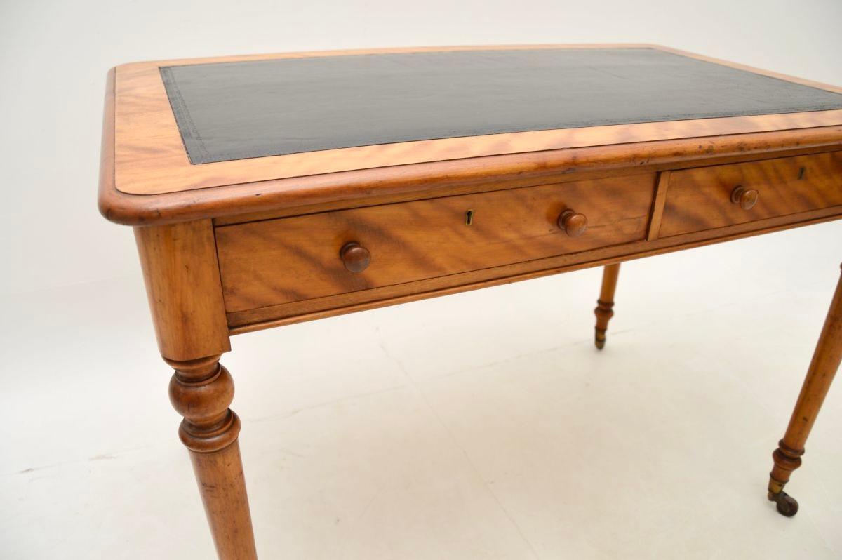 Antiker viktorianischer Schreibtisch/Schreibtisch aus Seidenholz im Angebot 1