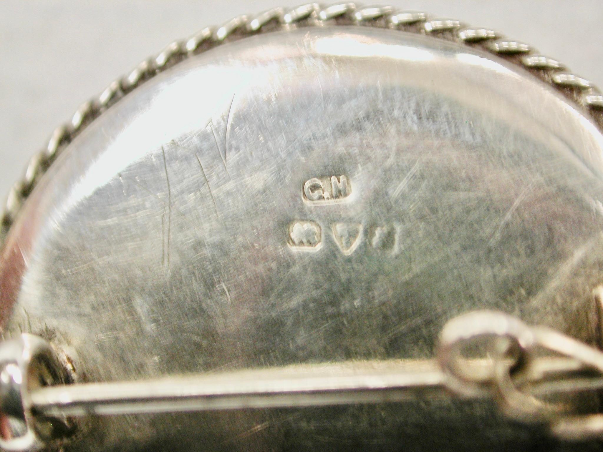 Femenino o masculino Antiguo broche escocés victoriano de guijarros y plata fechado circa 1880 en venta