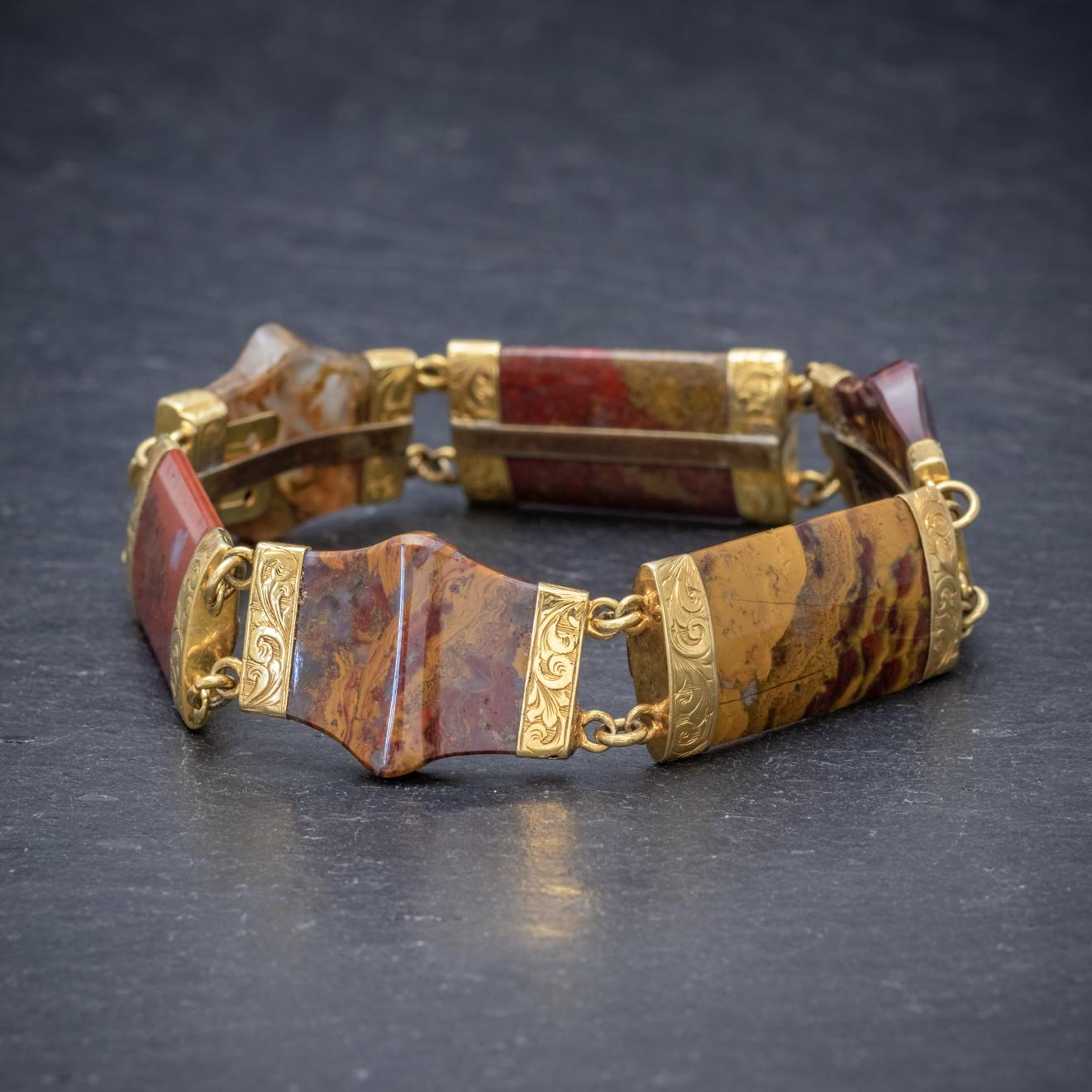 Antique Victorian Scottish Agate Bracelet 18 Carat Gold, circa 1880 In Good Condition For Sale In Lancaster , GB