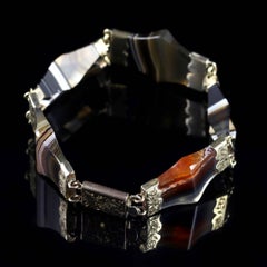 Antique Victorian Scottish Agate 9 Carat Bracelet, circa 1860