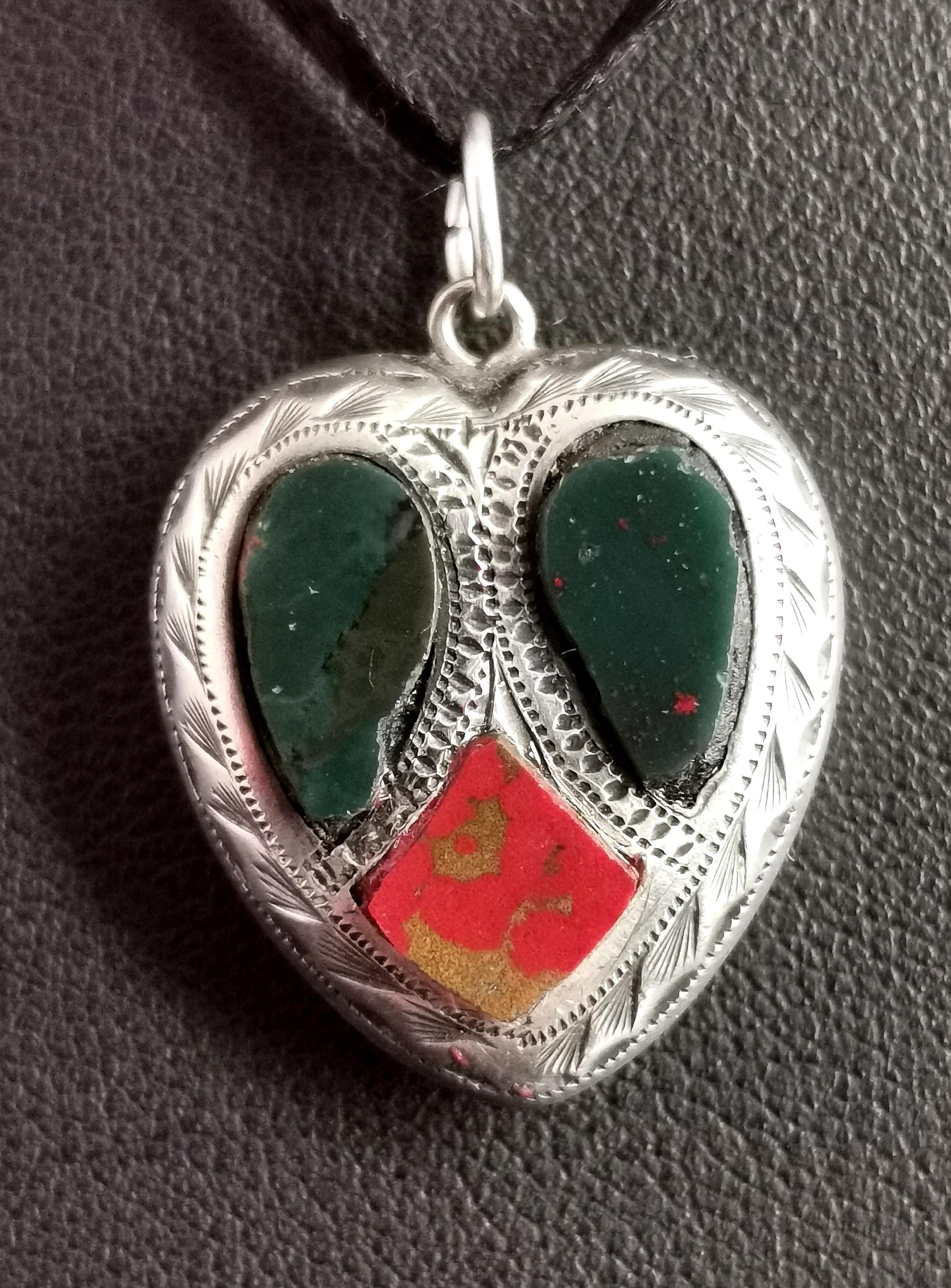 Antique Victorian Scottish Agate and Silver Heart Pendant 3