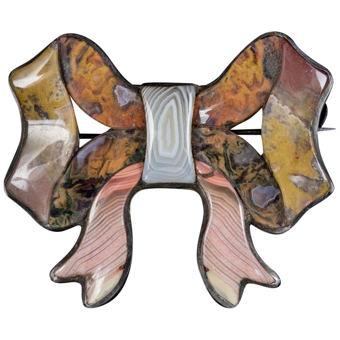 Antique Victorian Scottish Agate Bow Brooch, circa 1880 For Sale