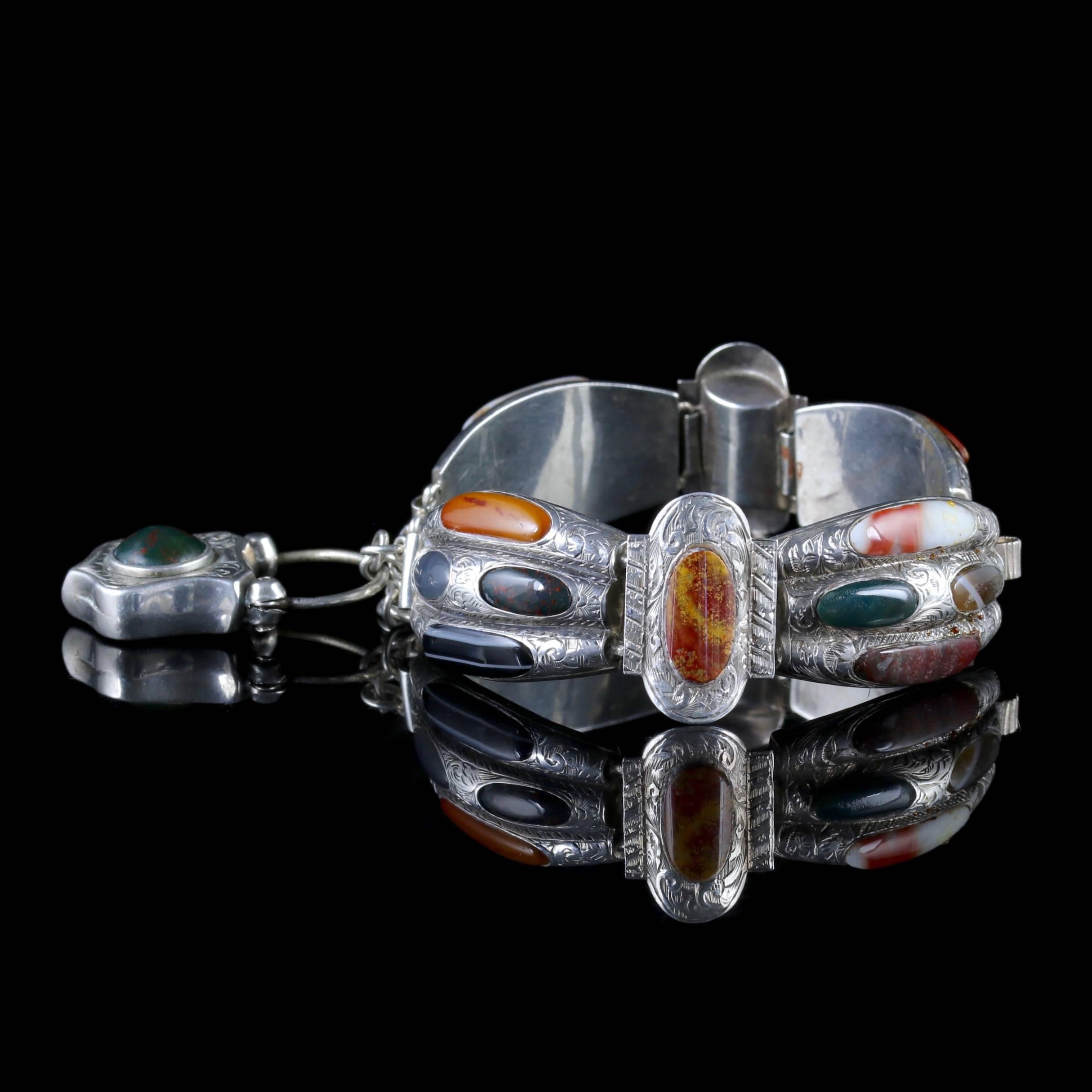 Antique Victorian Scottish Bracelet Agate Padlock Silver, circa 1860 In Excellent Condition For Sale In Lancaster, Lancashire