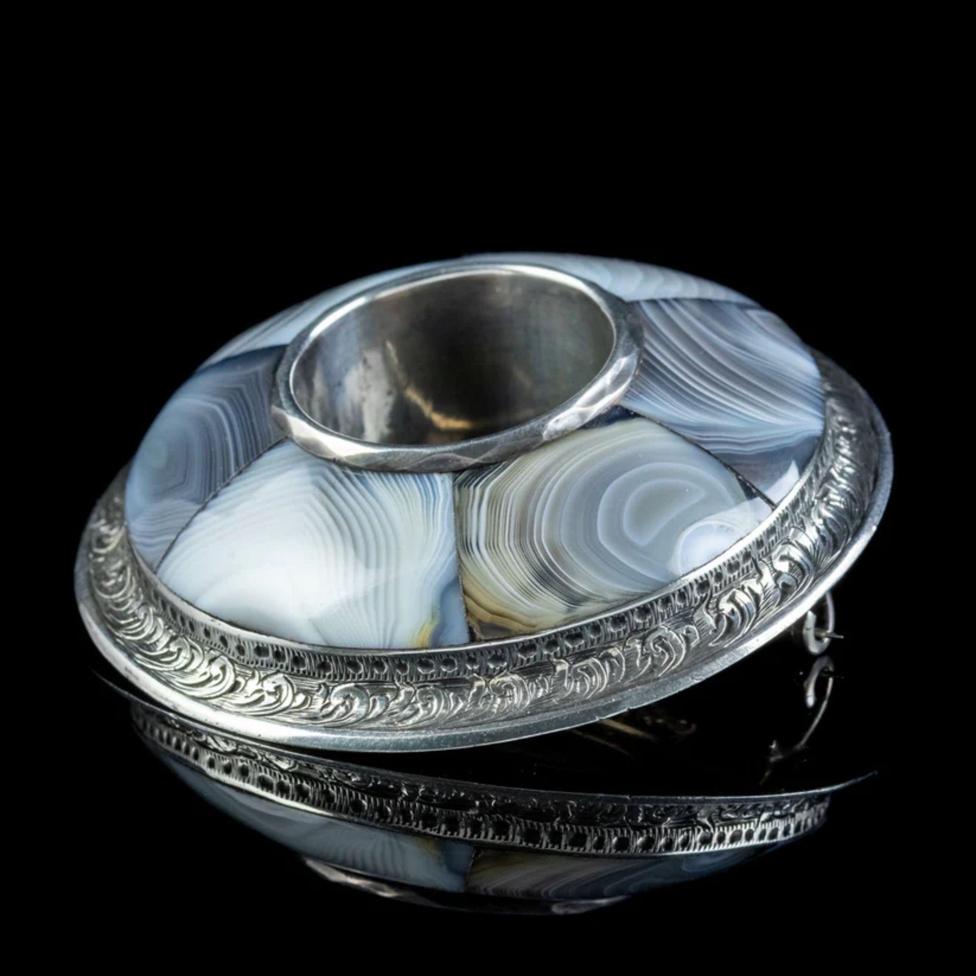 Antique Victorian Scottish Montrose Agate Brooch Silver,  circa 1860 In Good Condition For Sale In Kendal, GB
