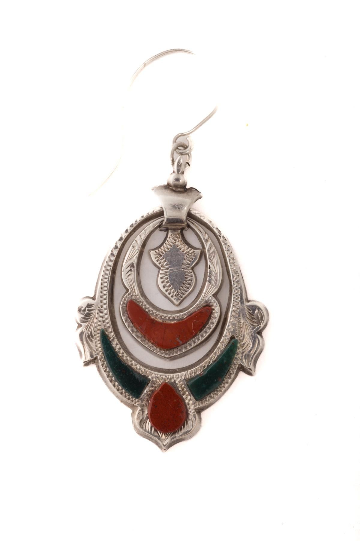 The terrific aspect of these Scottish earrings is that they compliment any silver jewelry or Scottish agate jewelry. The bloodstone and carnelian agates are traditional. They are a desirable length and lightness. Worn alone they make a statement