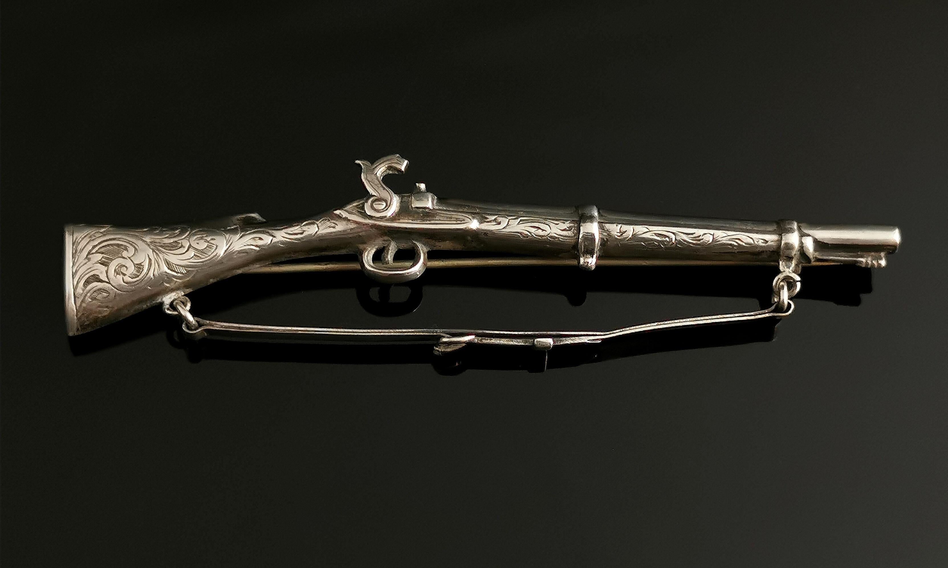 Antique Victorian Scottish Silver Musket Brooch 5