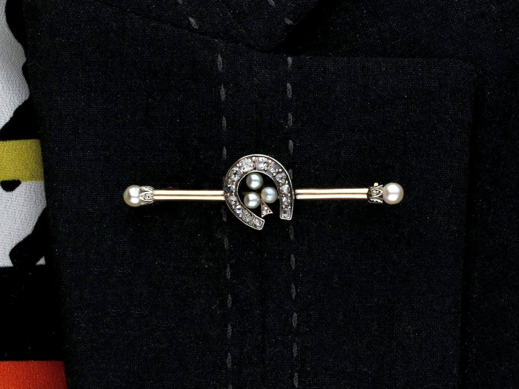 Antique Victorian Seed Pearl and Diamond Yellow Gold Horseshoe Bar Brooch For Sale 2