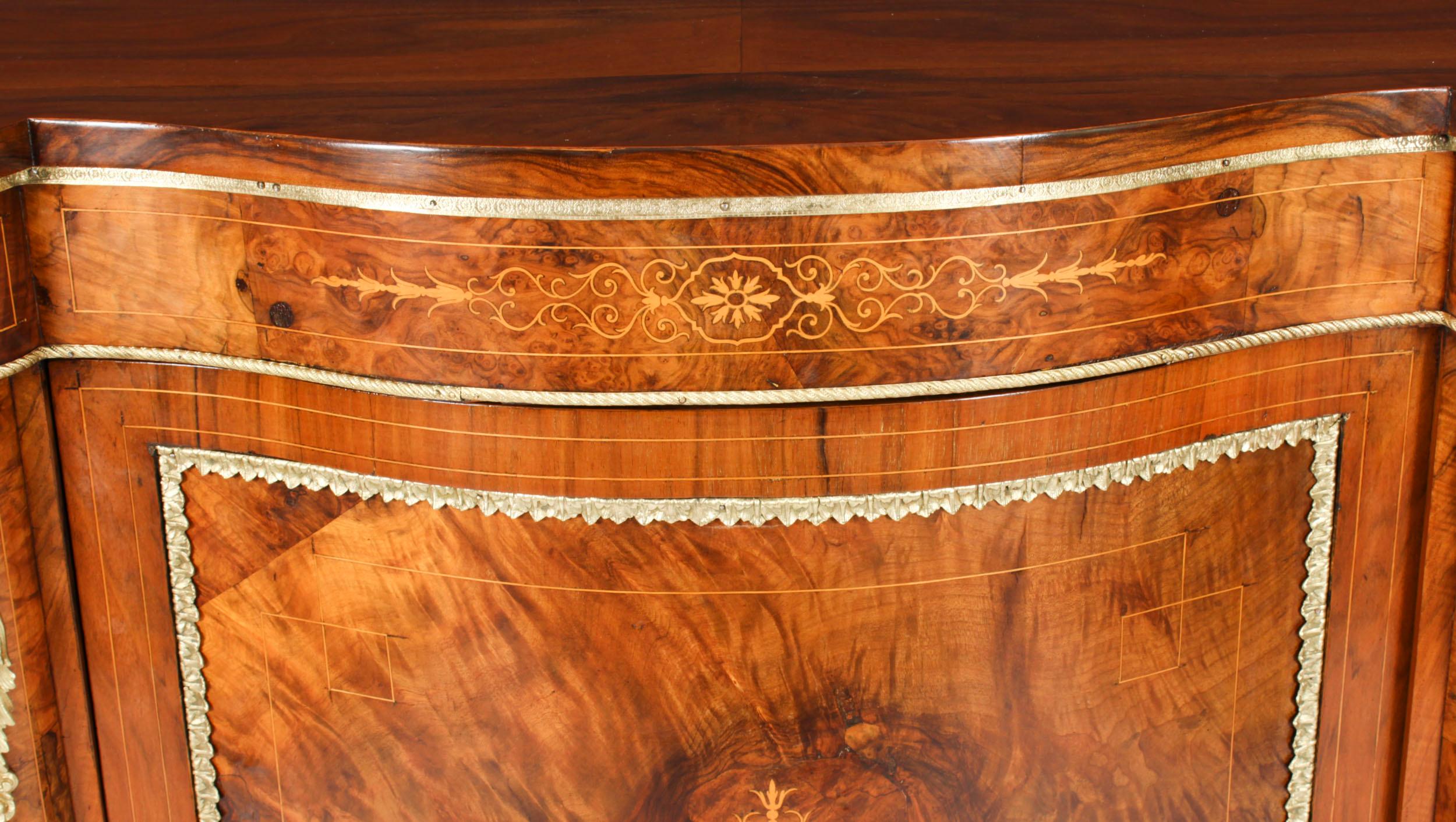 Antique Victorian Serpentine Burr Walnut Marquetry Credenza 19th C In Good Condition For Sale In London, GB