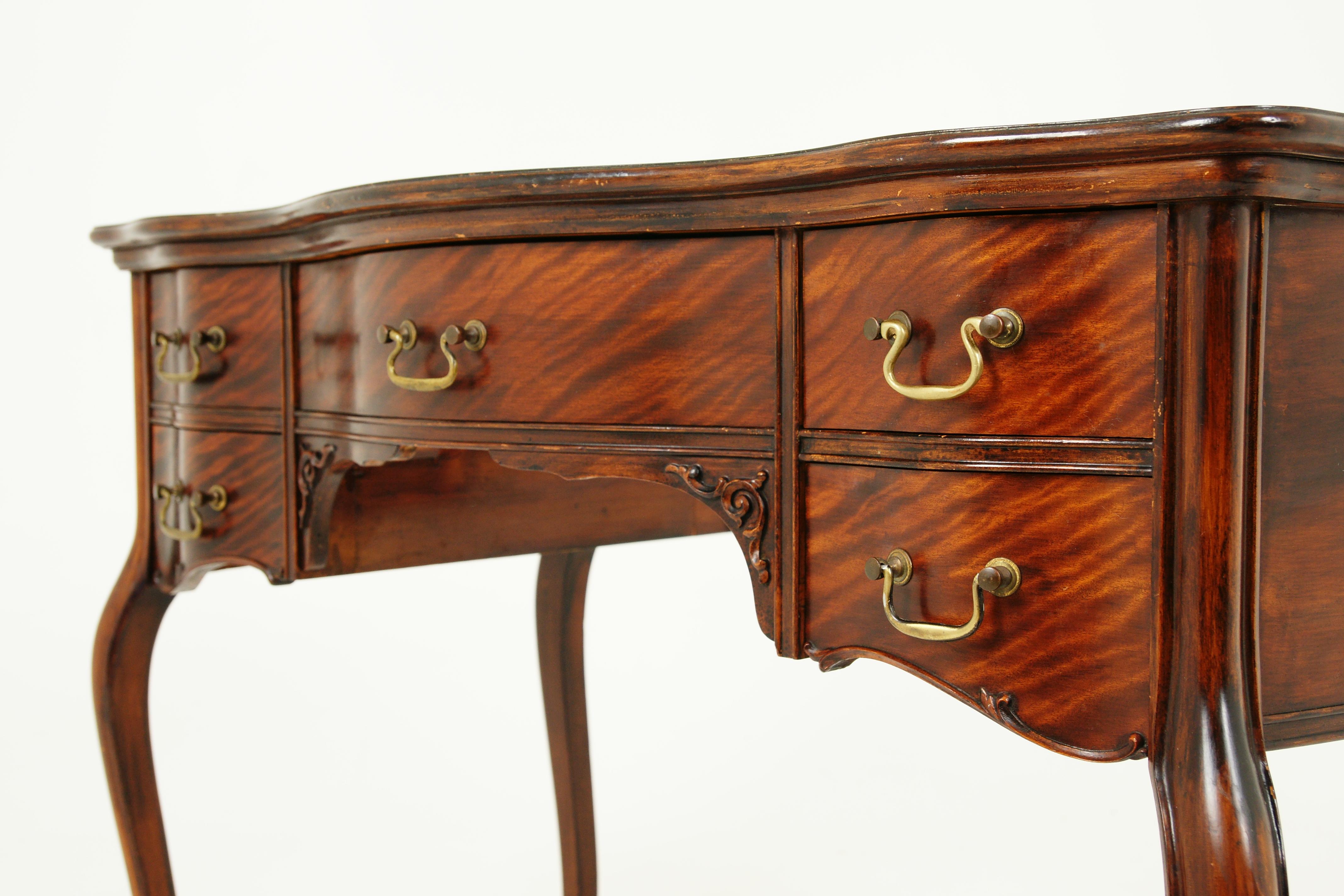 Early 20th Century Antique Victorian Serpentine Front Writing Table, Vanity, American 1900, B2534