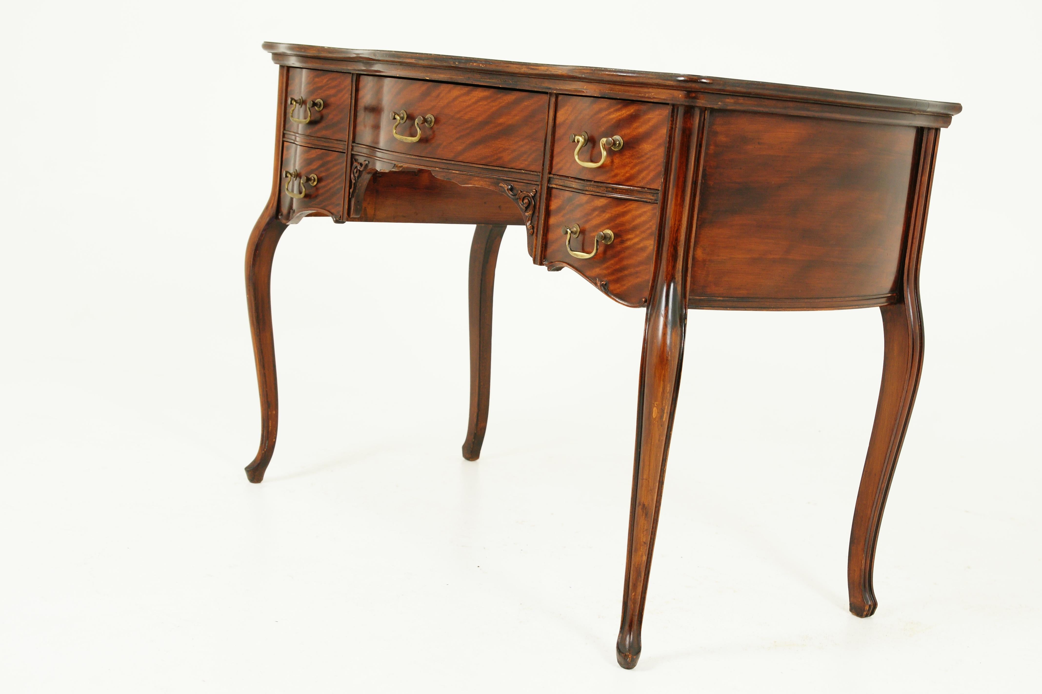 Walnut Antique Victorian Serpentine Front Writing Table, Vanity, American 1900, B2534