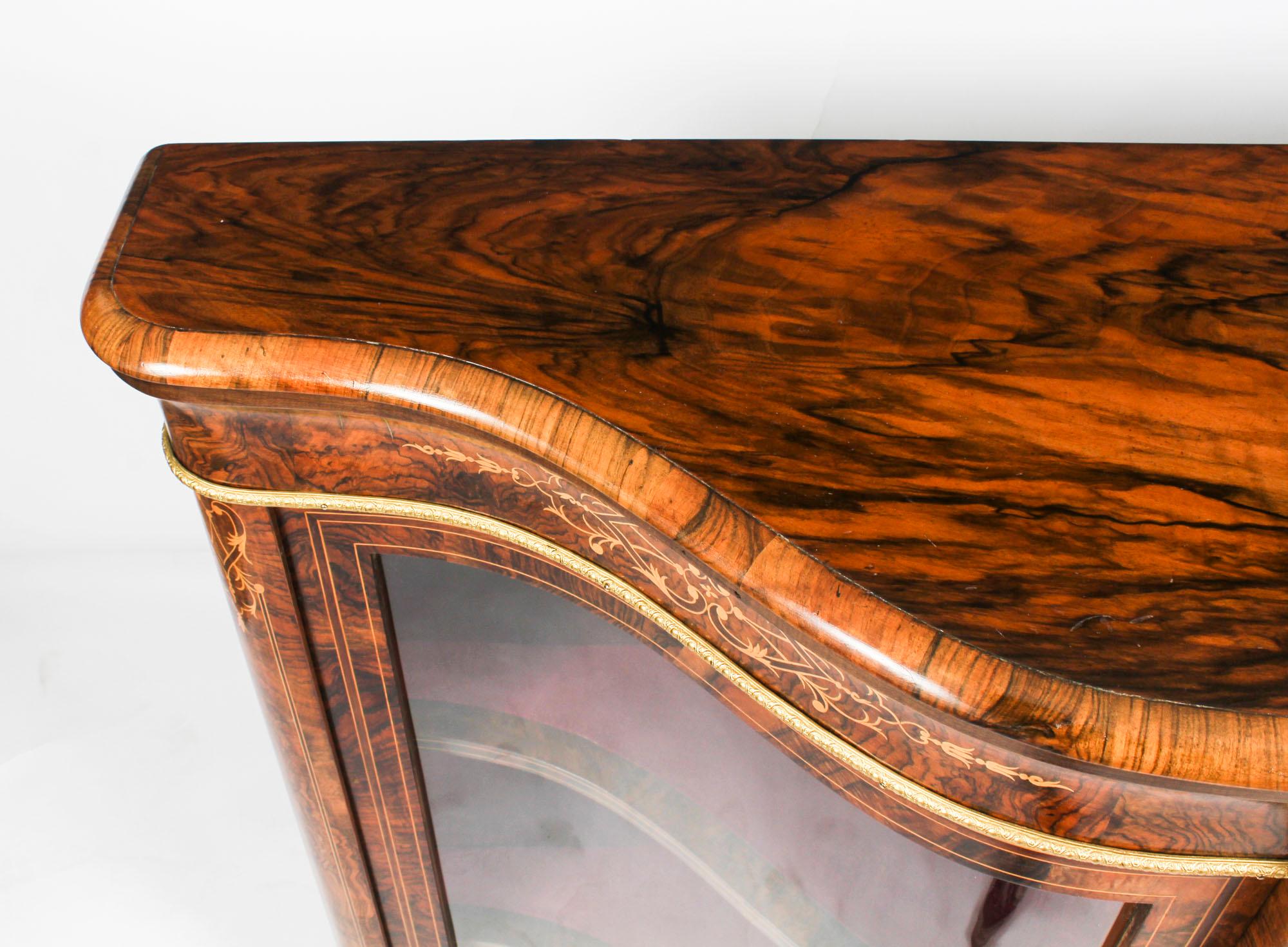 Antique Victorian Serpentine Inlaid Burr Walnut Credenza Side Cabinet In Excellent Condition In London, GB