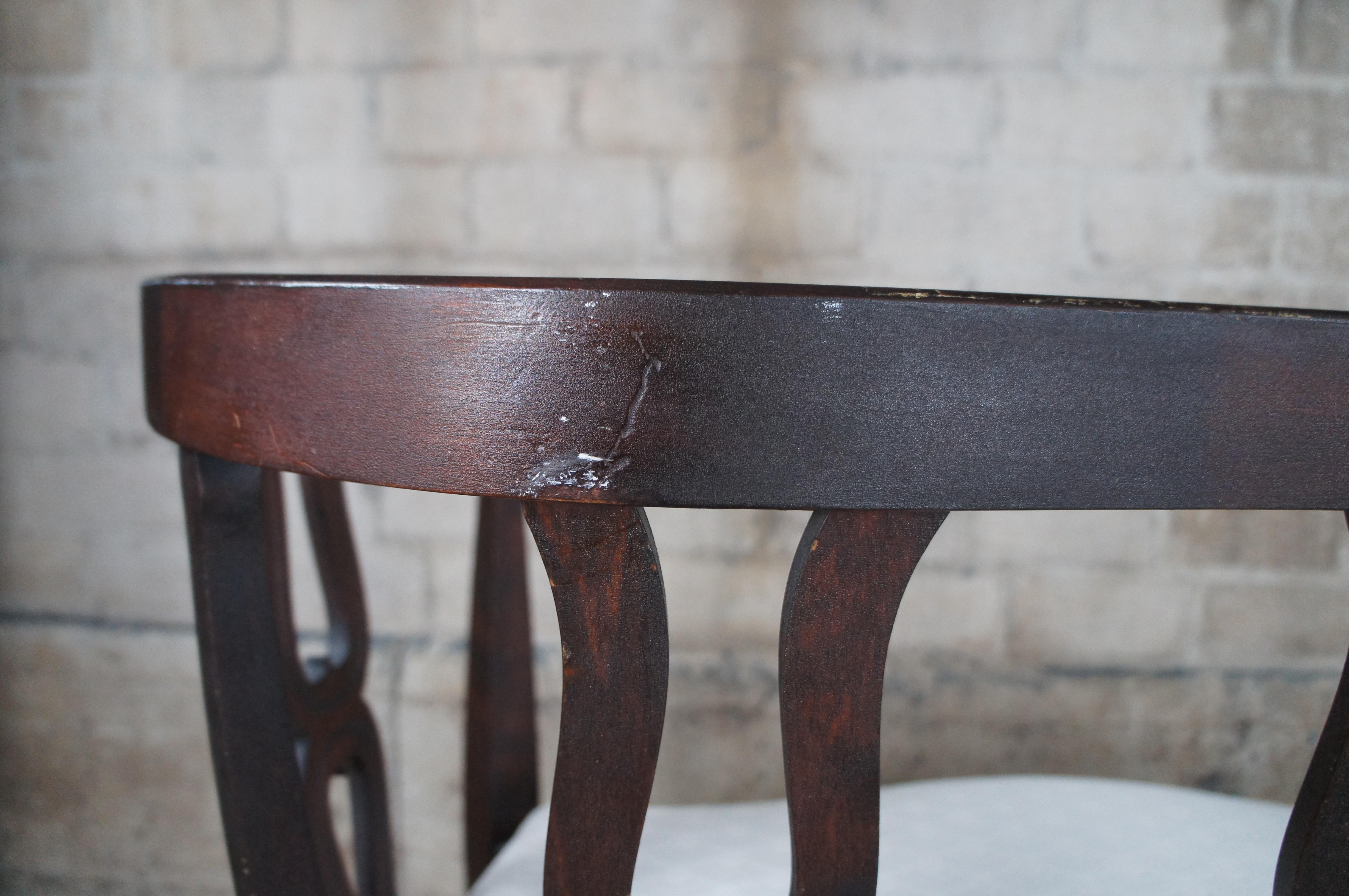Antique Victorian Serpentine Oxbow Carved Mahogany Settee Loveseat Bench For Sale 6