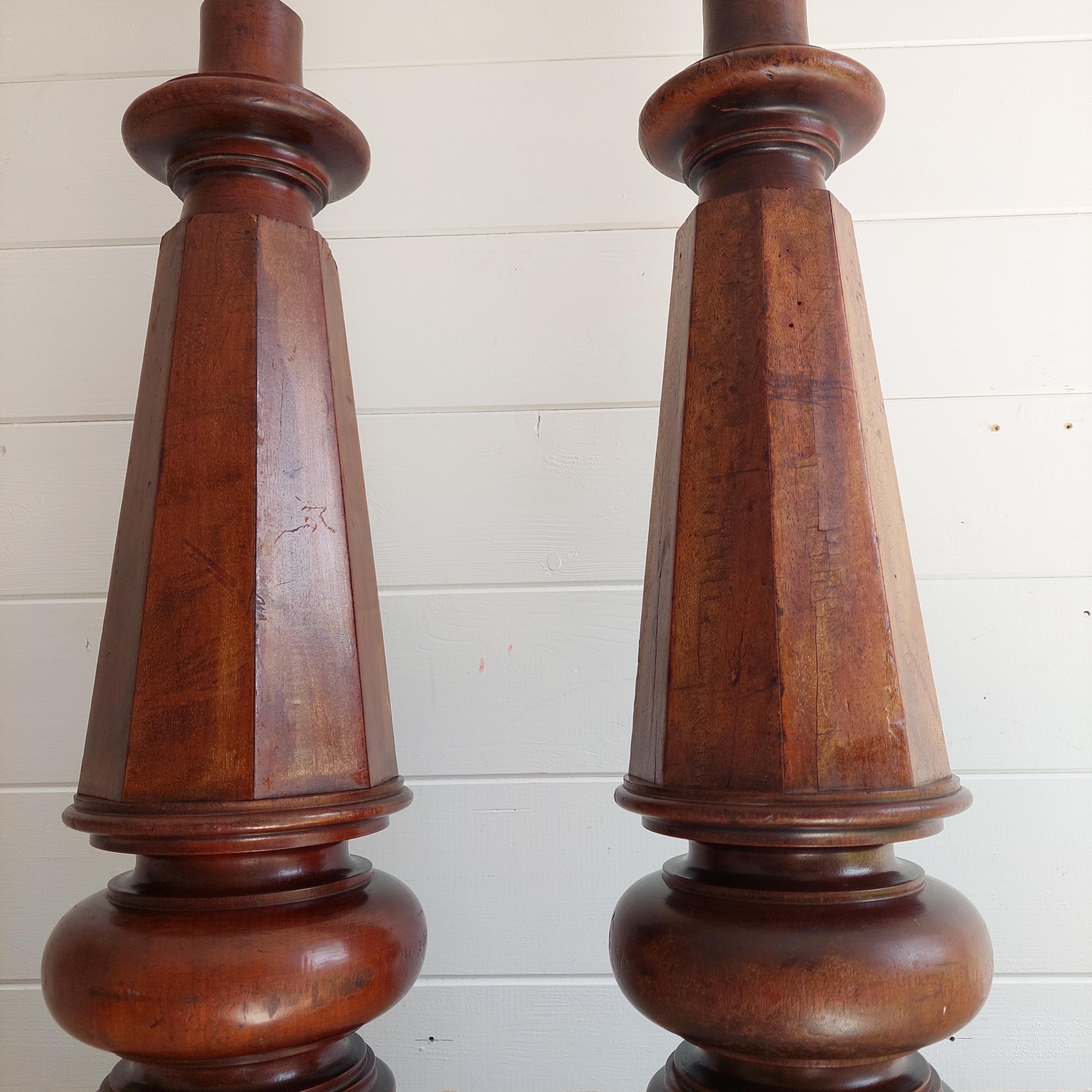 Antique Victorian Set Of 2 Walnut Table Lamp, Turned Lamp With Shades, 1800s 4