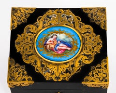Antico cofanetto vittoriano per gioielli con montatura in Sèvres e Ormolu del XIX secolo