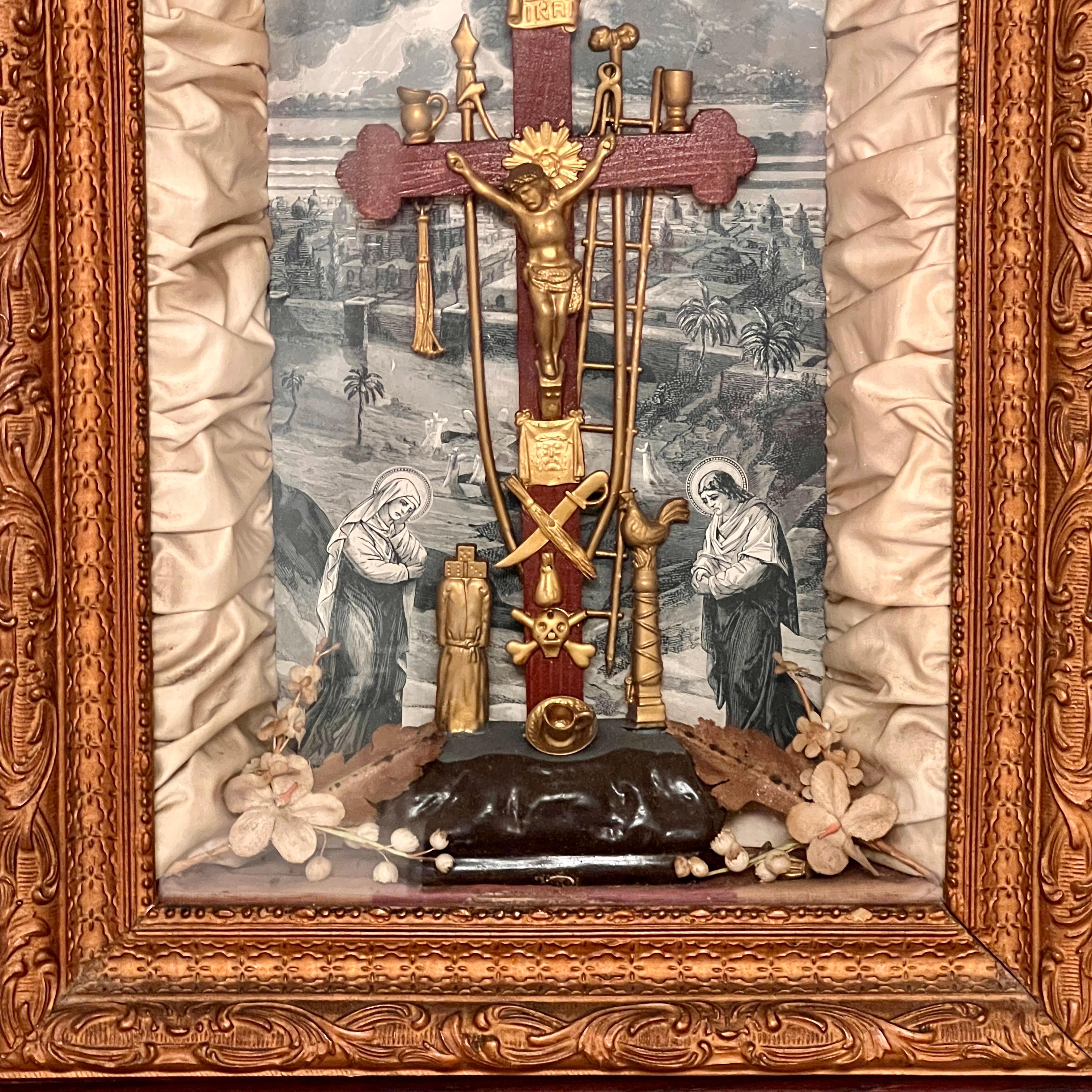 Victorien Boîte d'ombres victorienne ancienne avec scène de crucifix religieux, vers 1850 en vente