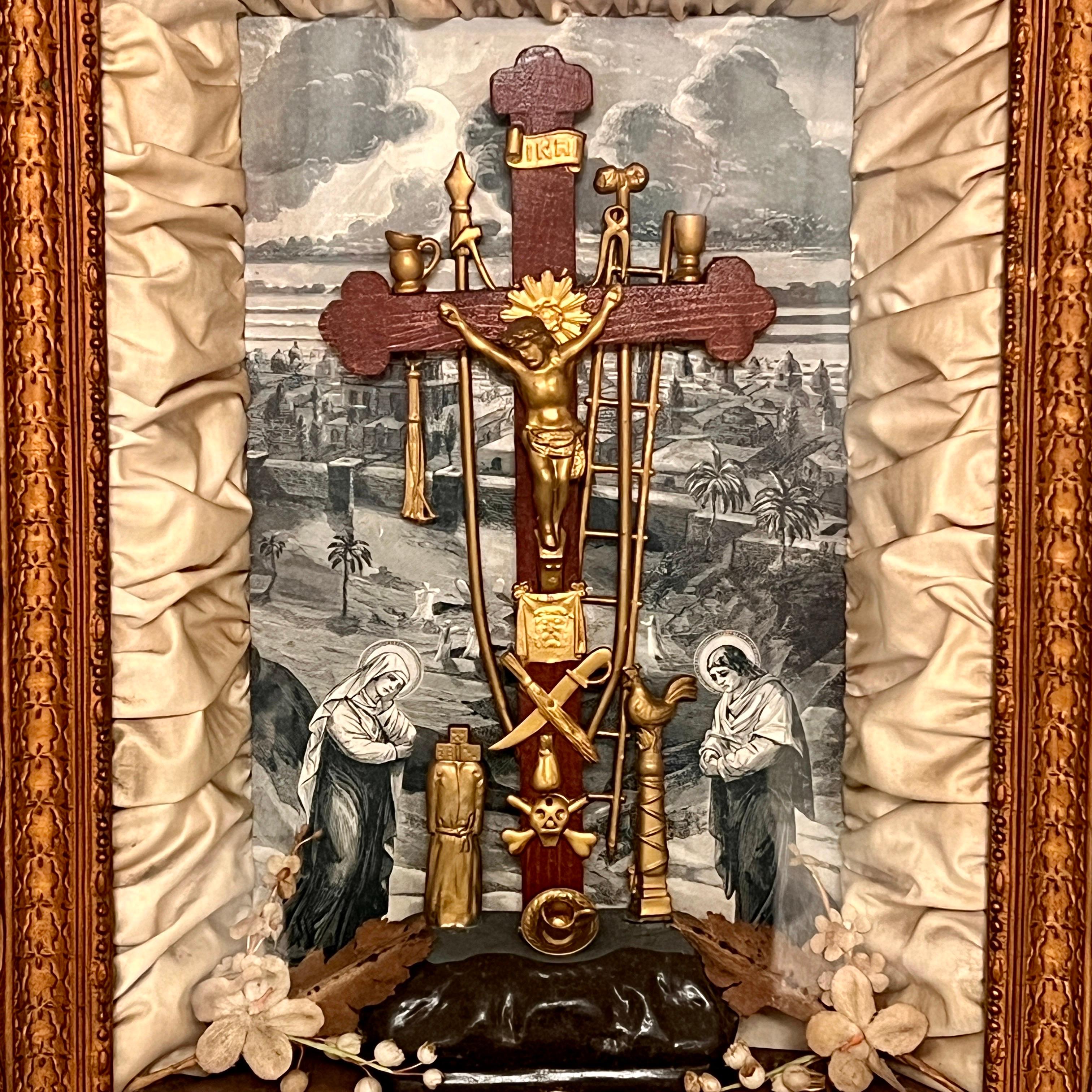Américain Boîte d'ombres victorienne ancienne avec scène de crucifix religieux, vers 1850 en vente