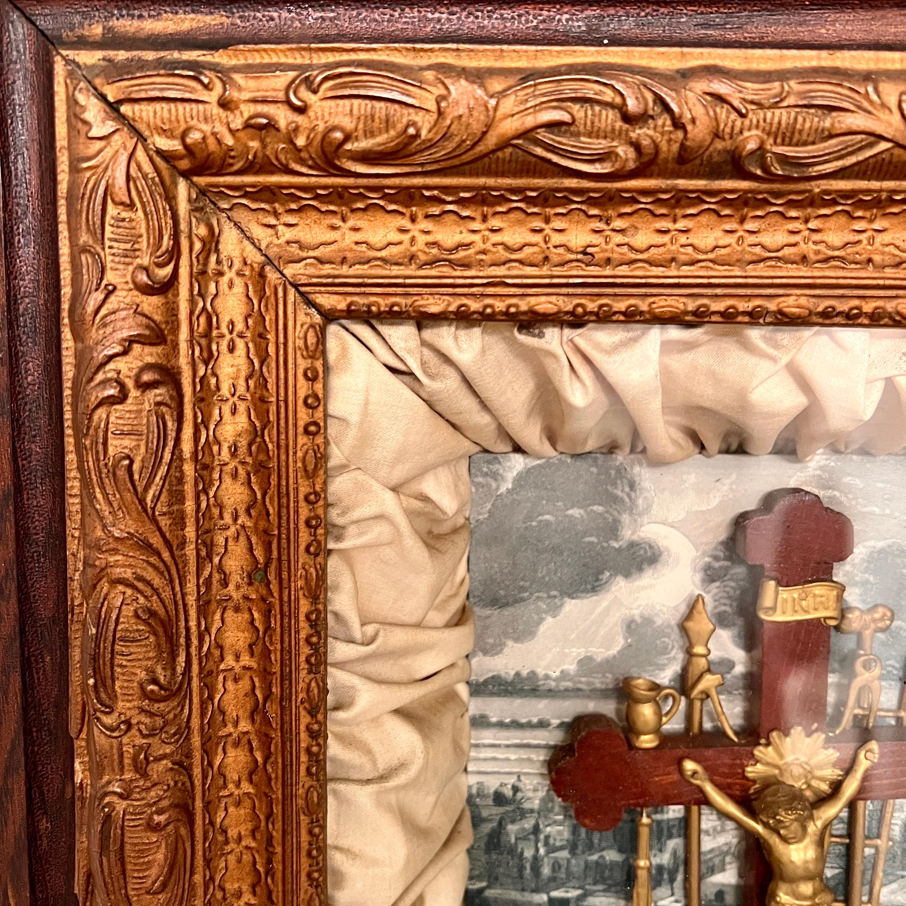 Antike viktorianische Schaufensterschachtel mit religiöser Kruzifix-Szene, um 1850 (Handgeschnitzt) im Angebot