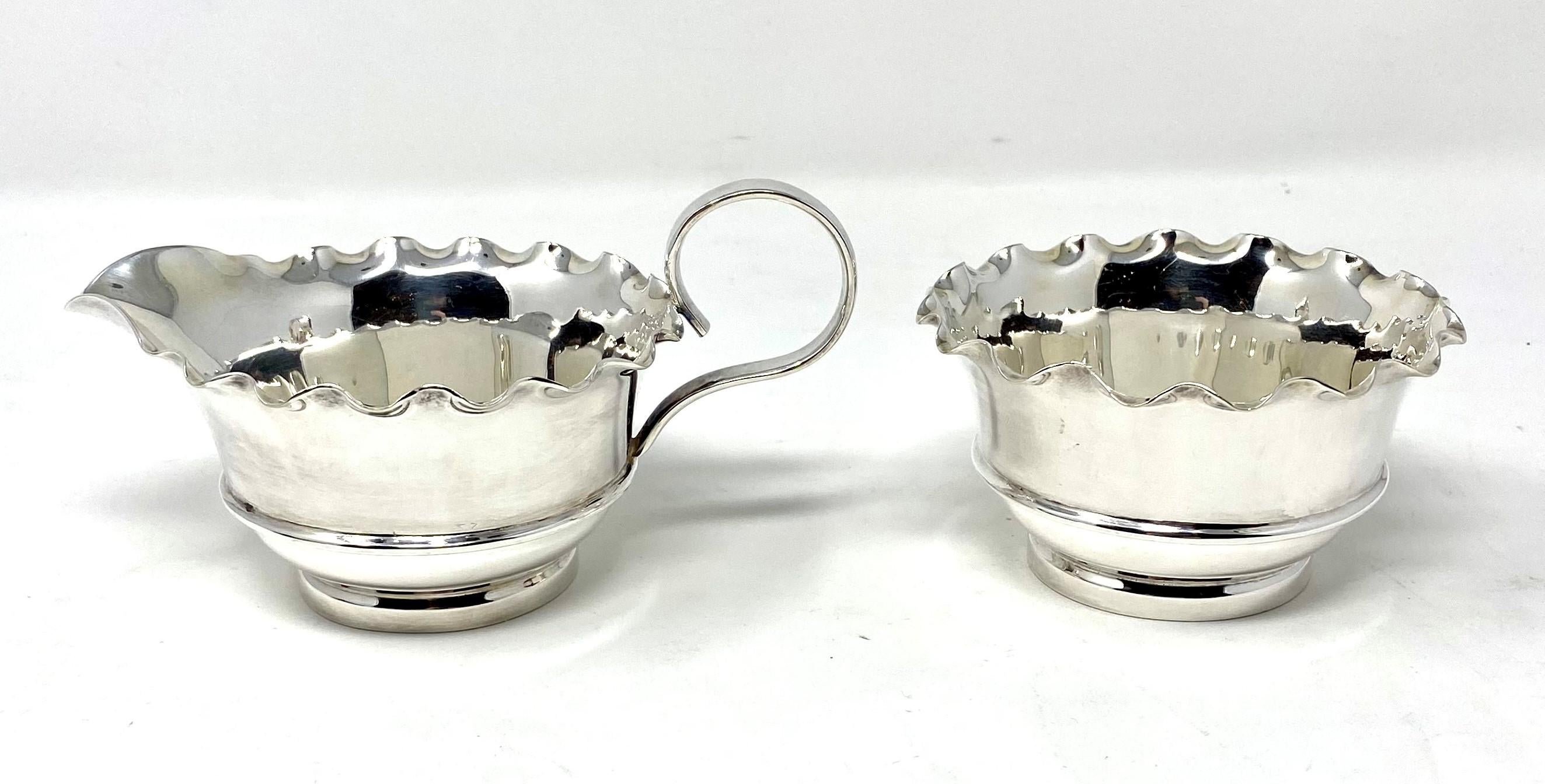 Antique Victorian Sheffield Silver-Plated Strawberry Server w/ Sugar and Creamer In Good Condition In New Orleans, LA