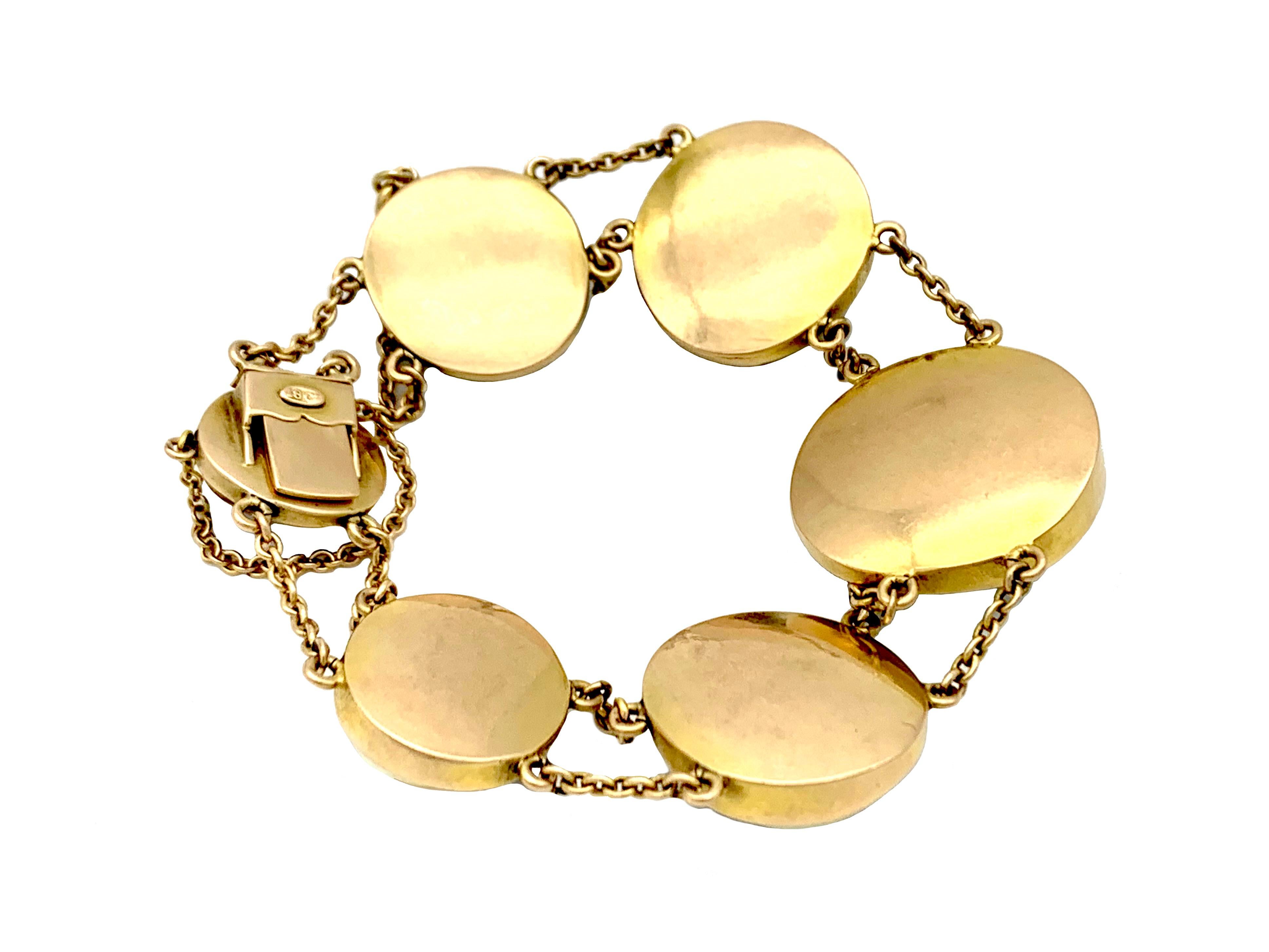 Antique Victorian Shell  15 Karat Gold Bracelet  In Good Condition For Sale In Munich, Bavaria