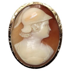 Antico ciondolo conchiglia cammeo Athena in oro, circa 1860-1880