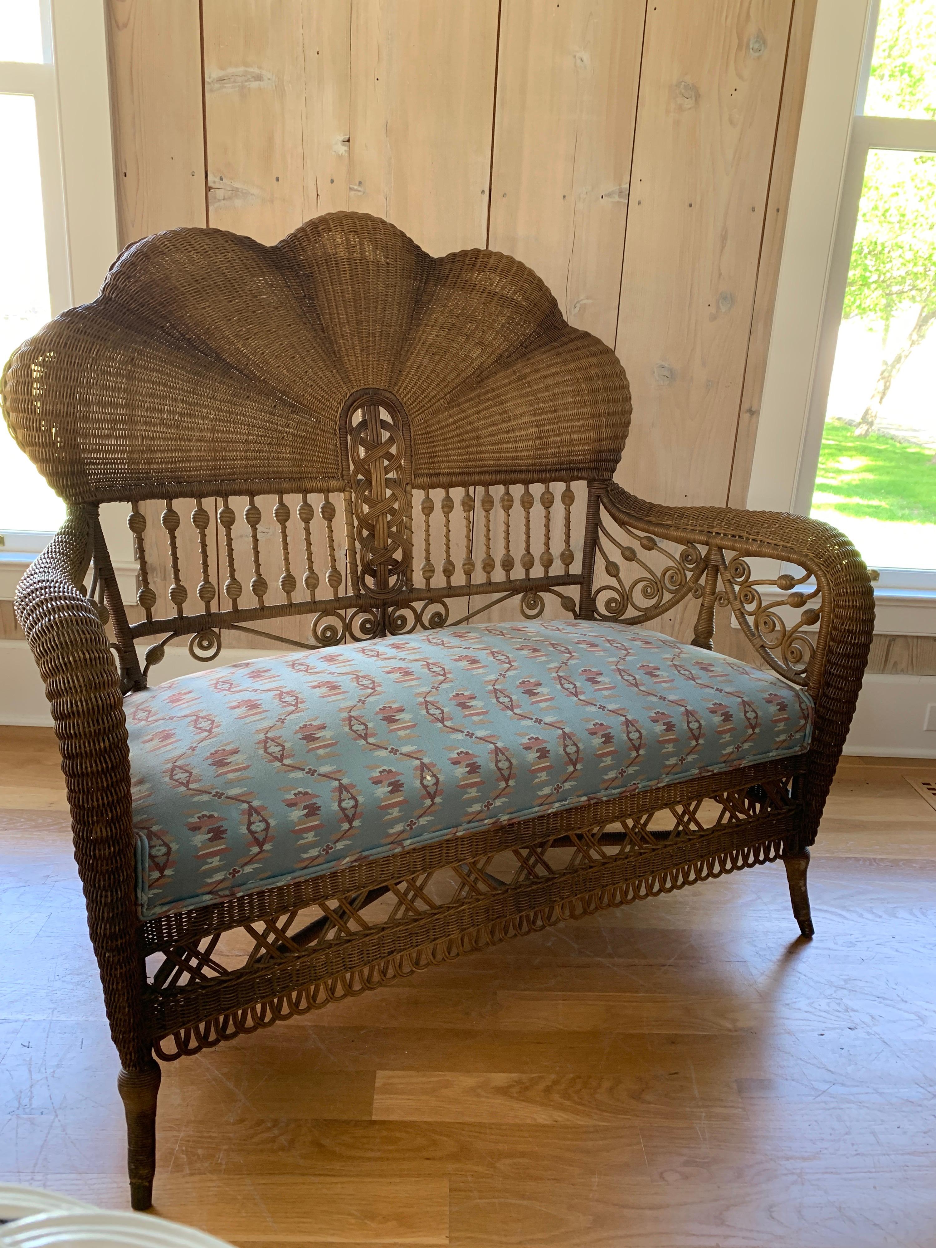 Antique Victorian Shellback Wicker Settee and Chair For Sale 1