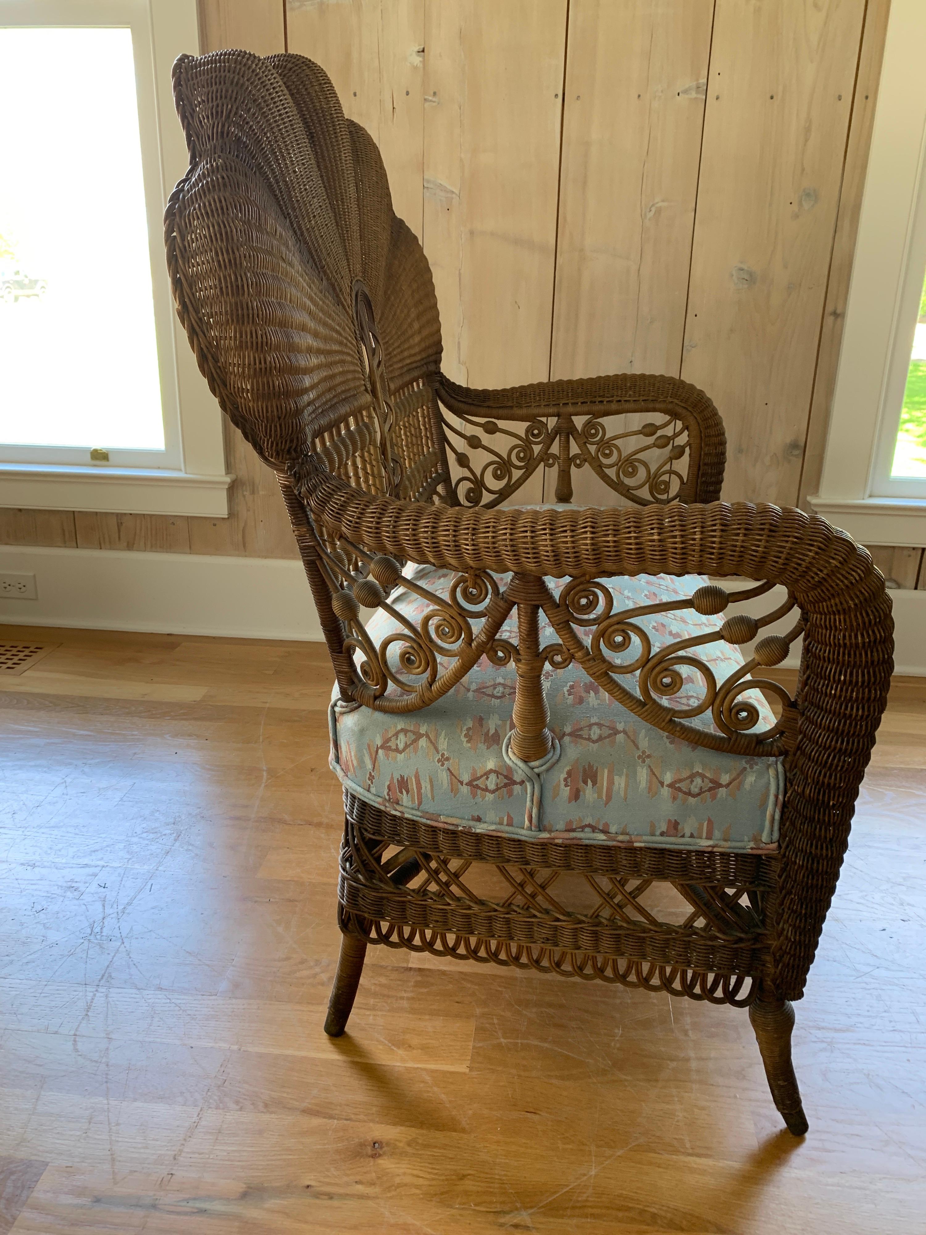 Antique Victorian Shellback Wicker Settee and Chair For Sale 2