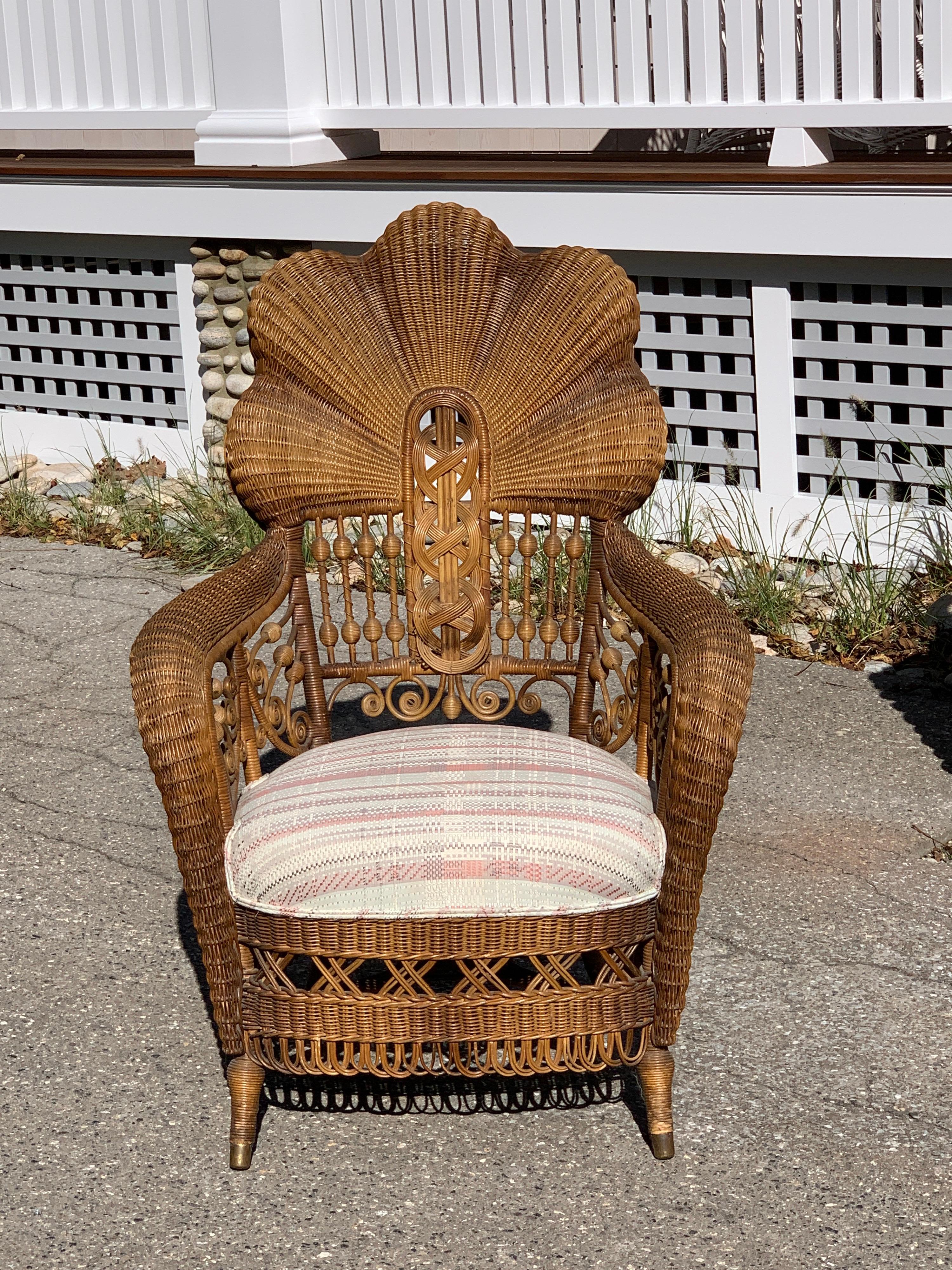 Antique Victorian Shellback Wicker Settee and Chair For Sale 5